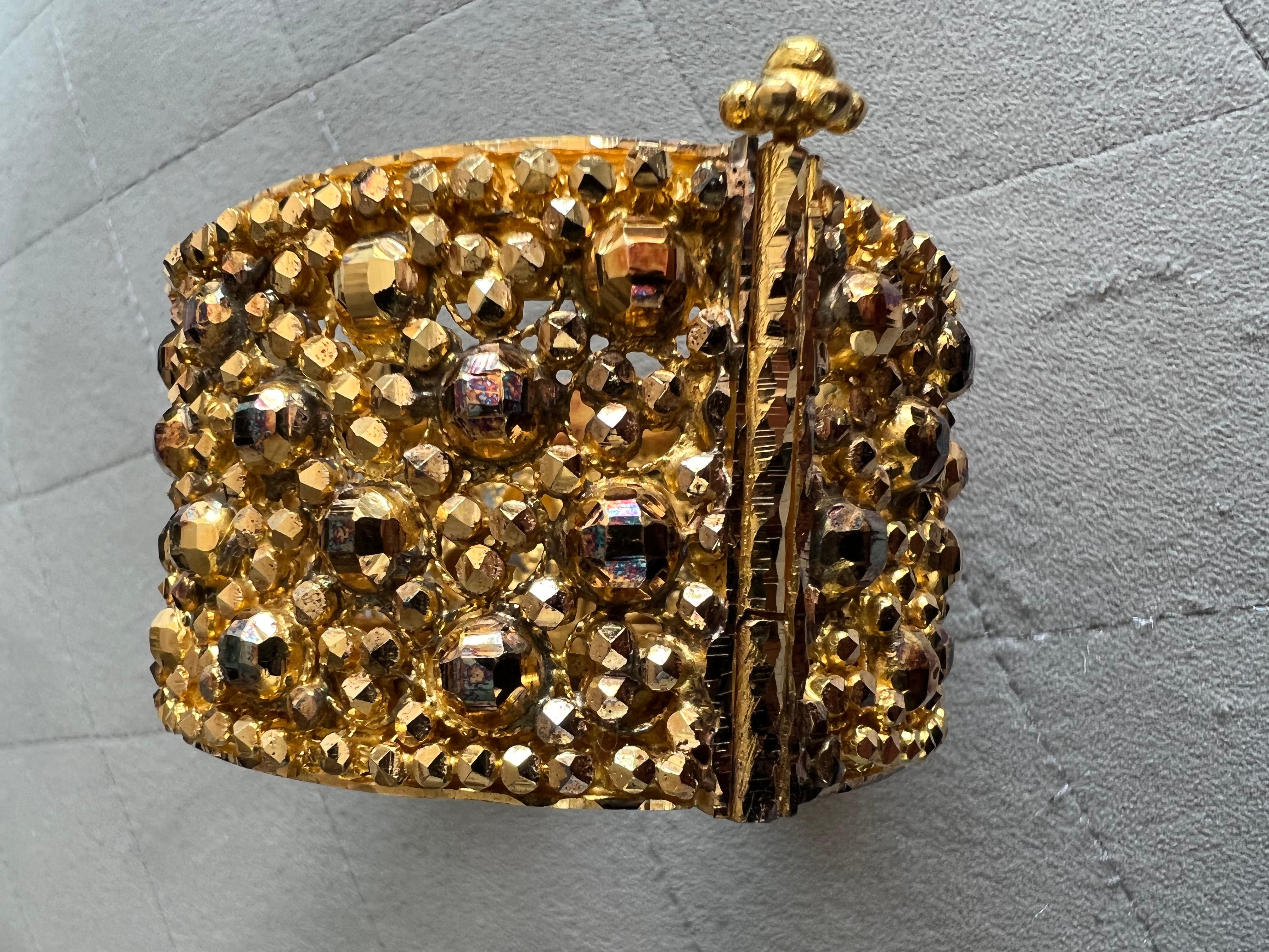 From Bochic private collection a Vintage Gold cuff from the gulf off Aden 1945.  
24 K Gold 
What can we say about this timeless gold cuff a part from they do not make them like this anymore. 
Pure gold, heavy, exotic. 
Exhibited Museum of Natural
