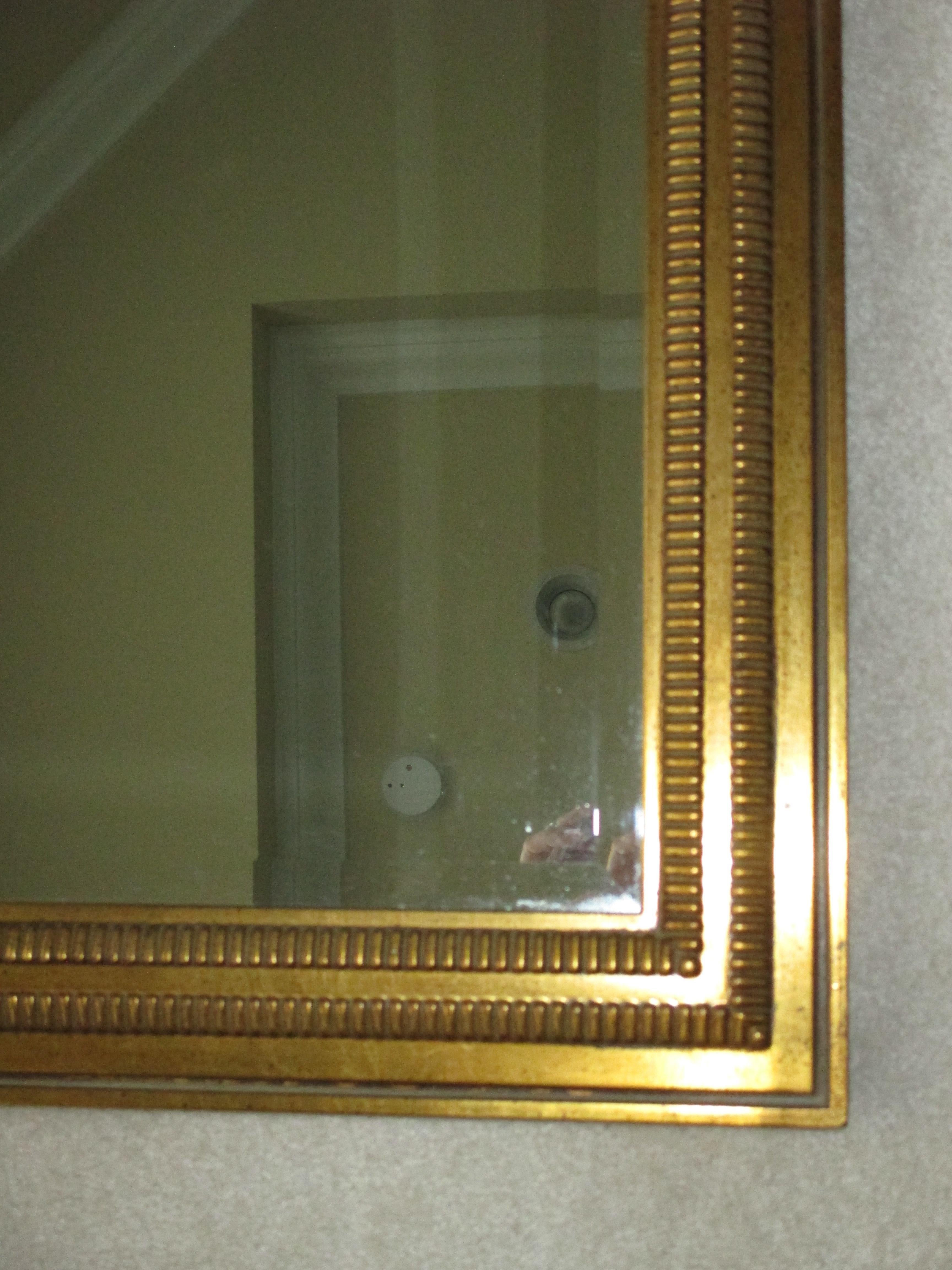 Dekorativer Gold-Spiegel (Holz) im Angebot