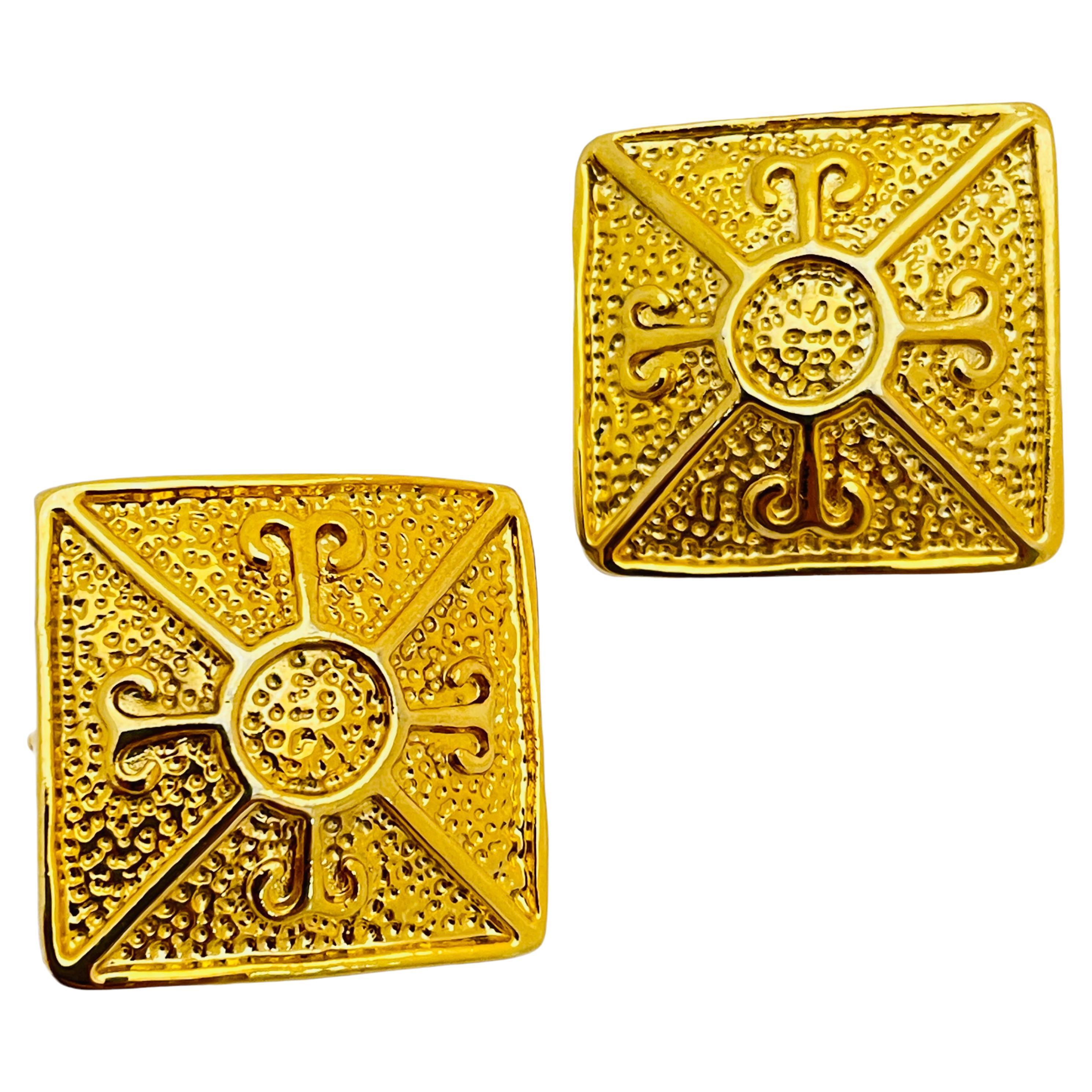 Designer-Laufsteg-Ohrclips aus Gold