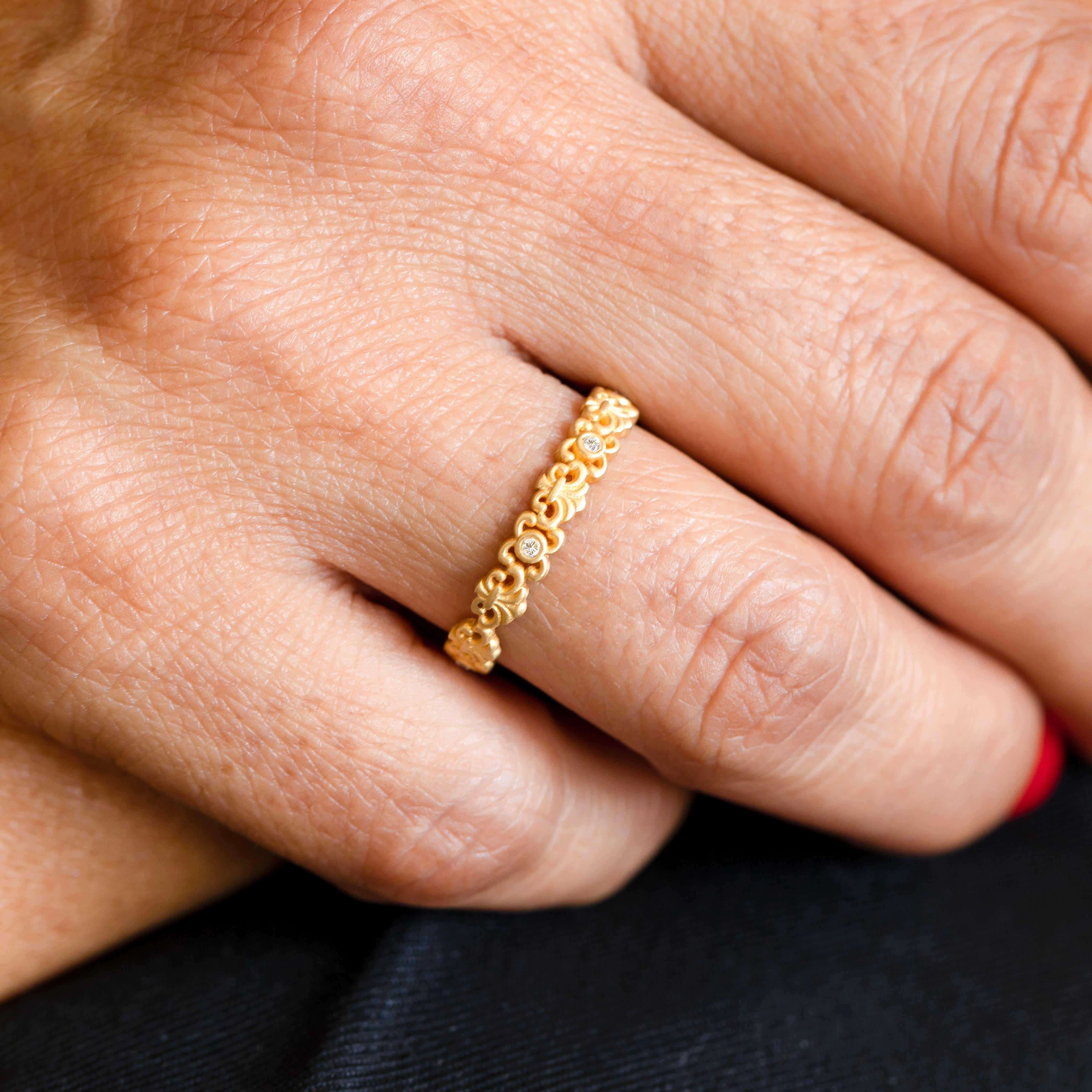 Vintage Gold Diamond Engagement Ring 0.10 ct For Sale 8