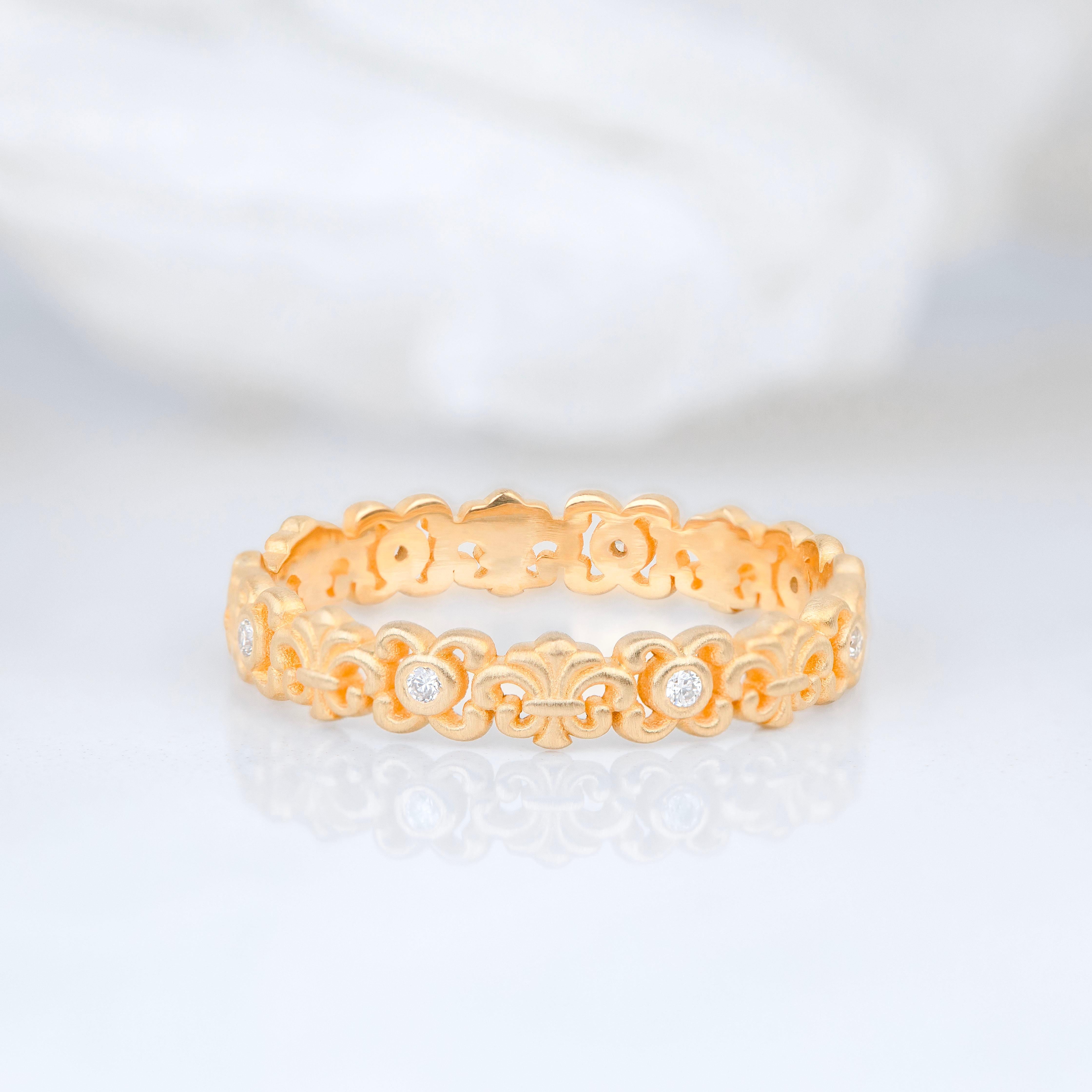 Vintage Gold Diamond Engagement Ring 0.10 ct For Sale 2