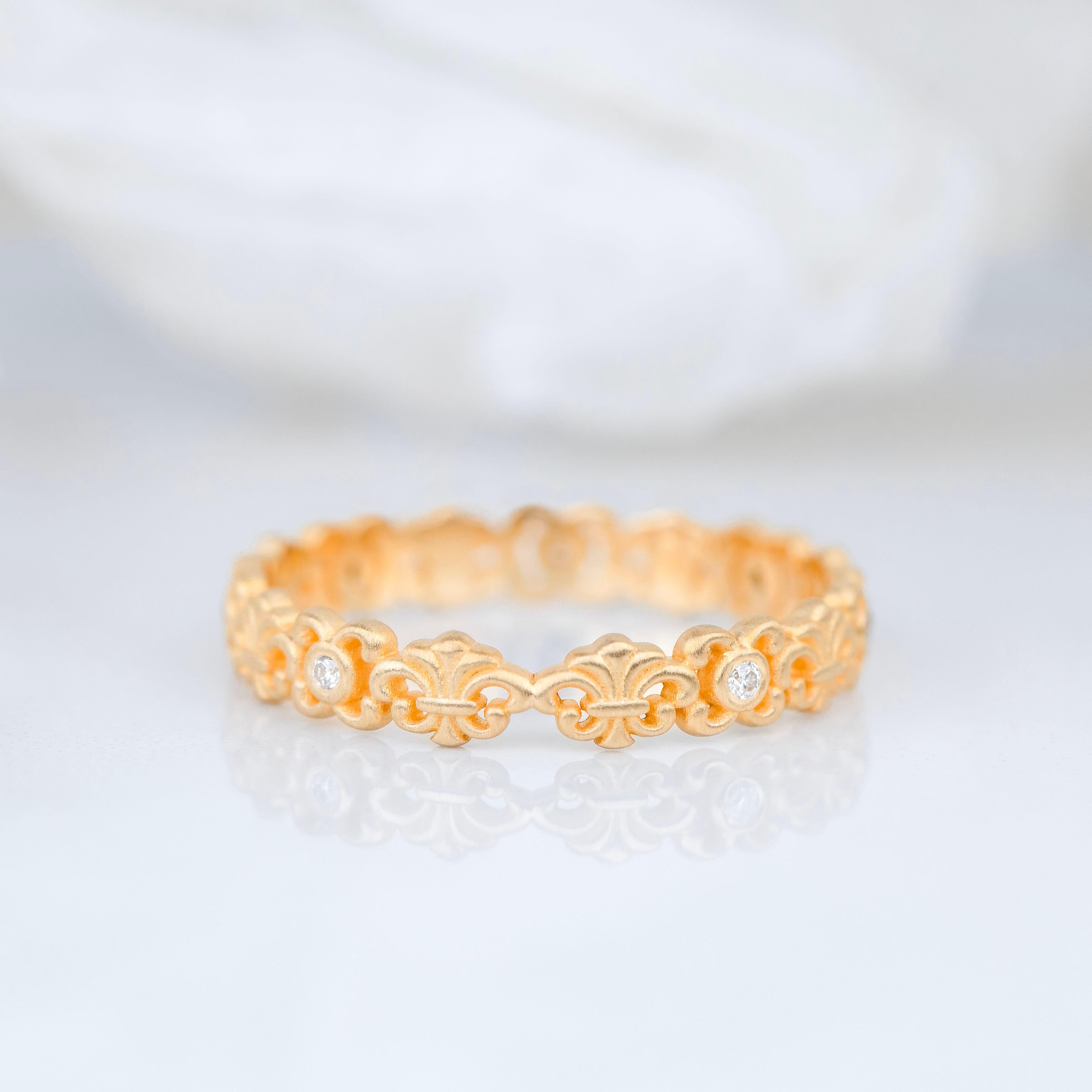 Vintage Gold Diamond Engagement Ring 0.10 ct For Sale 3