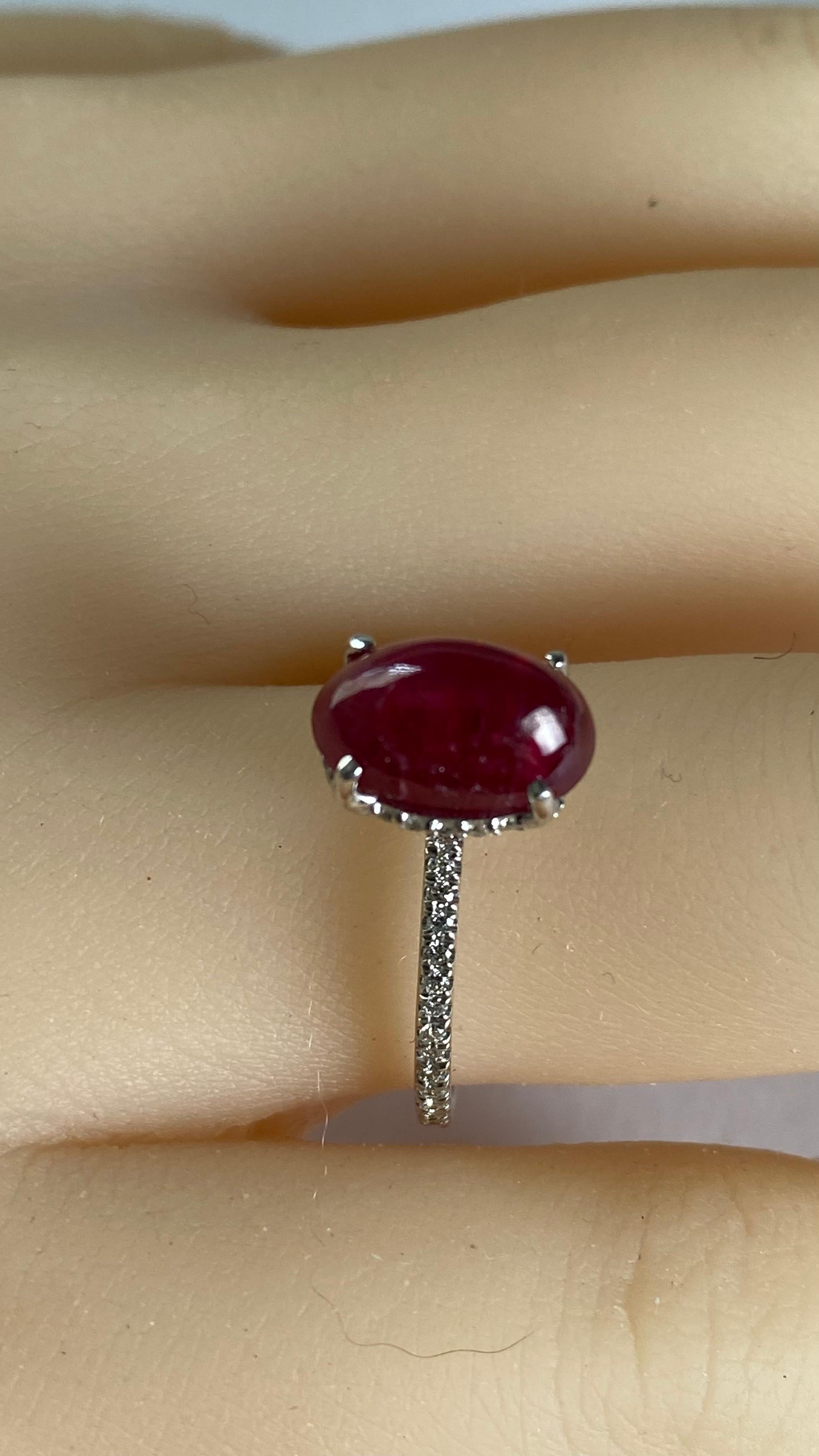 Women's Vintage Gold Diamond Ring GIA Certified 3.10 Carat No Heat Burma Cabochon Ruby For Sale