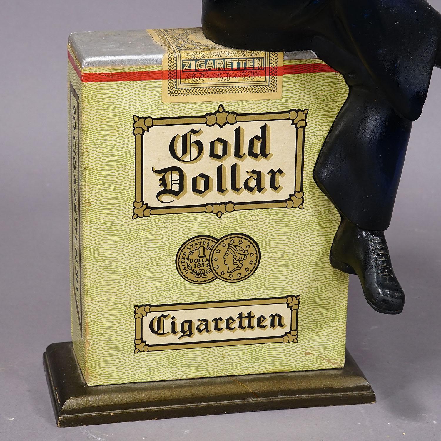 Vintage Gold Dollar Cigarettes Advertising Sculpture 1950s In Good Condition For Sale In Berghuelen, DE