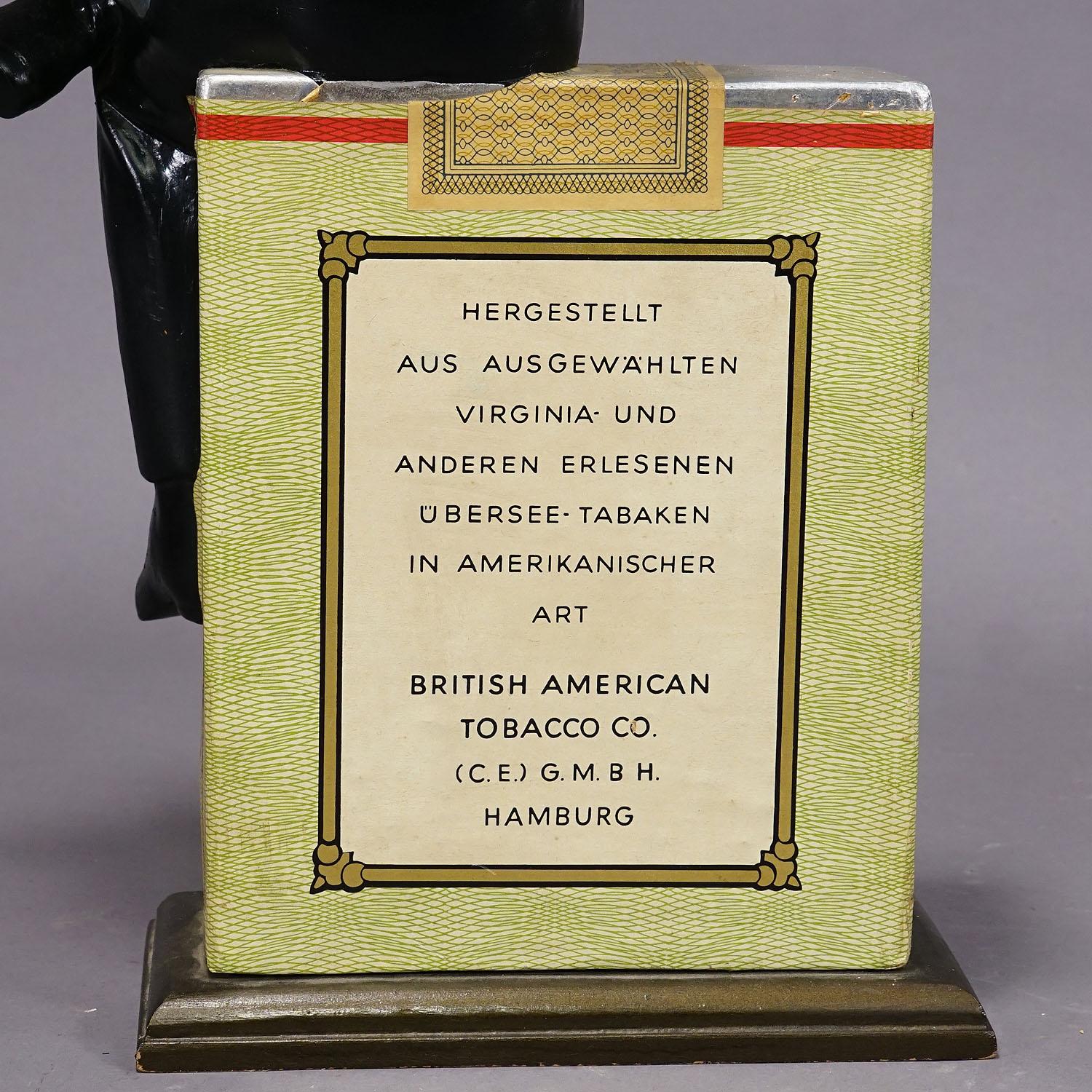 Bois Vintage Gold Dollar Cigarettes Advertising Sculpture 1950s en vente