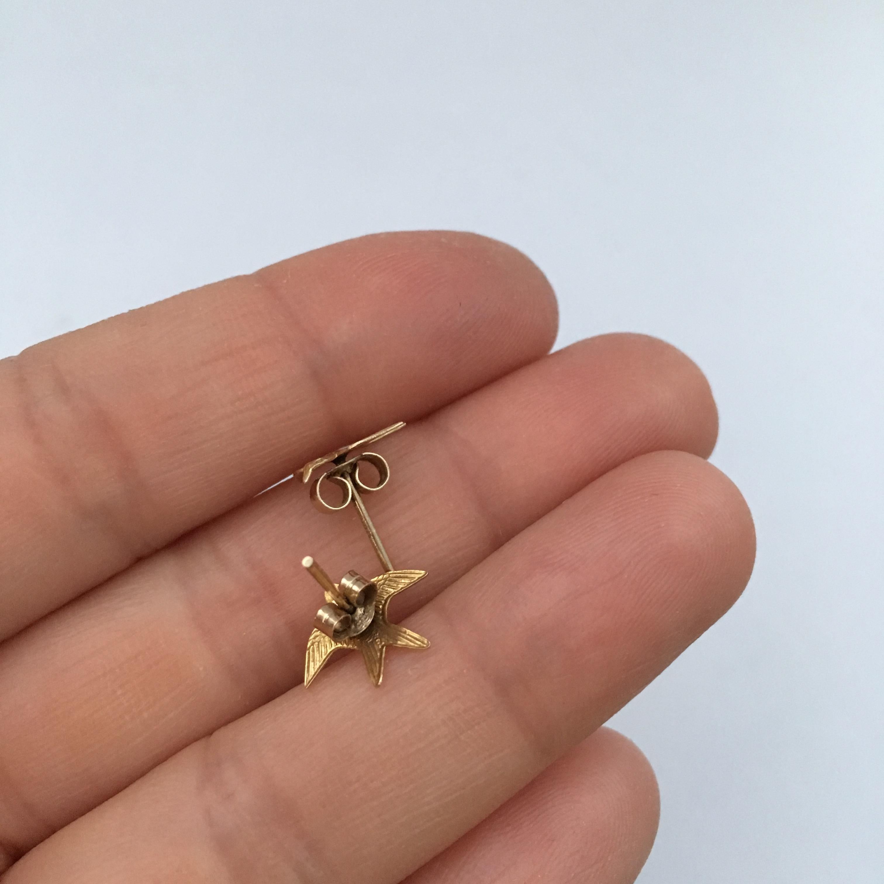 Women's or Men's Vintage Gold Earrings Bird Swallow Studs