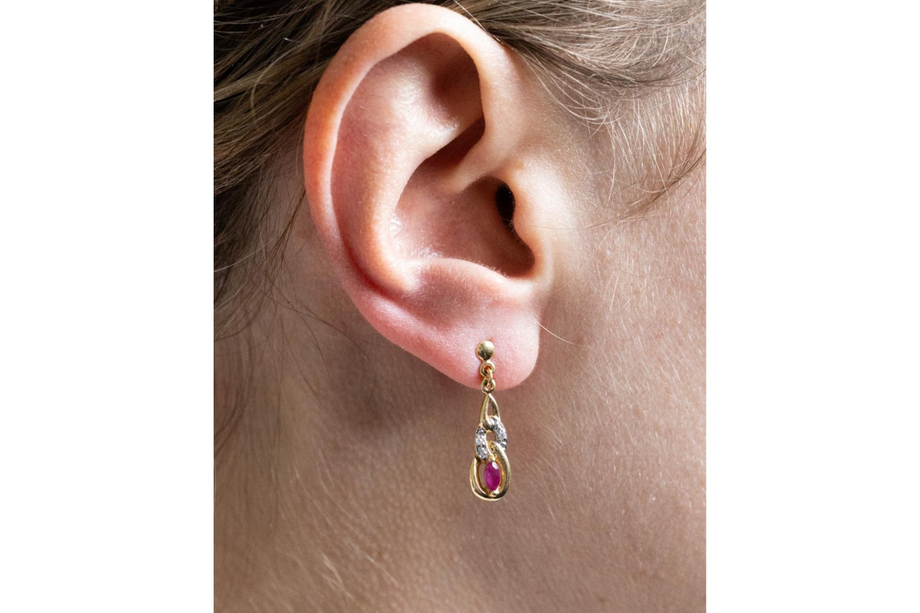 Pendientes vintage de oro con rubíes y diamantes. en Bueno estado para la venta en Chorzów, PL