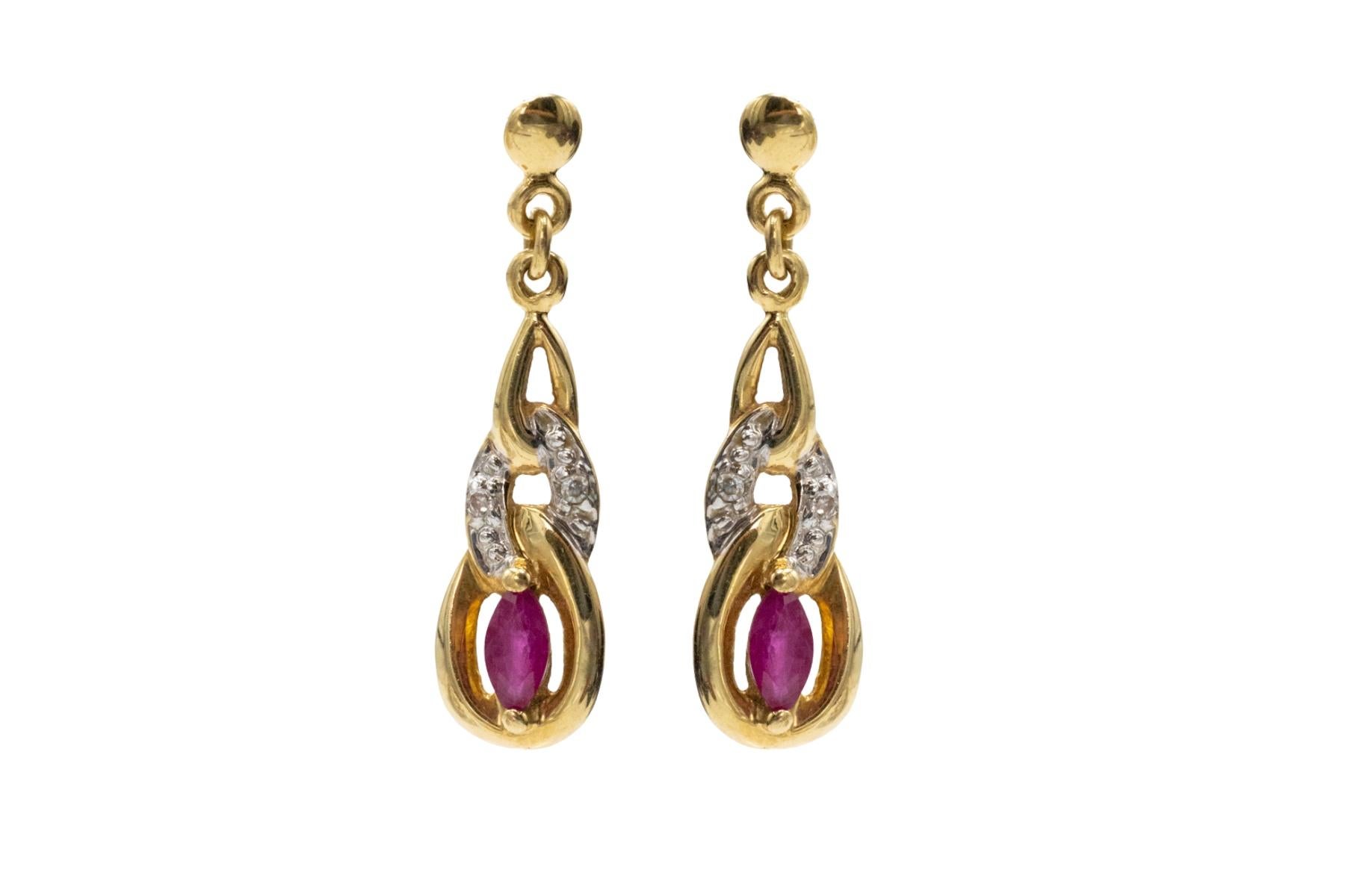 Pendientes vintage de oro con rubíes y diamantes. en venta 1