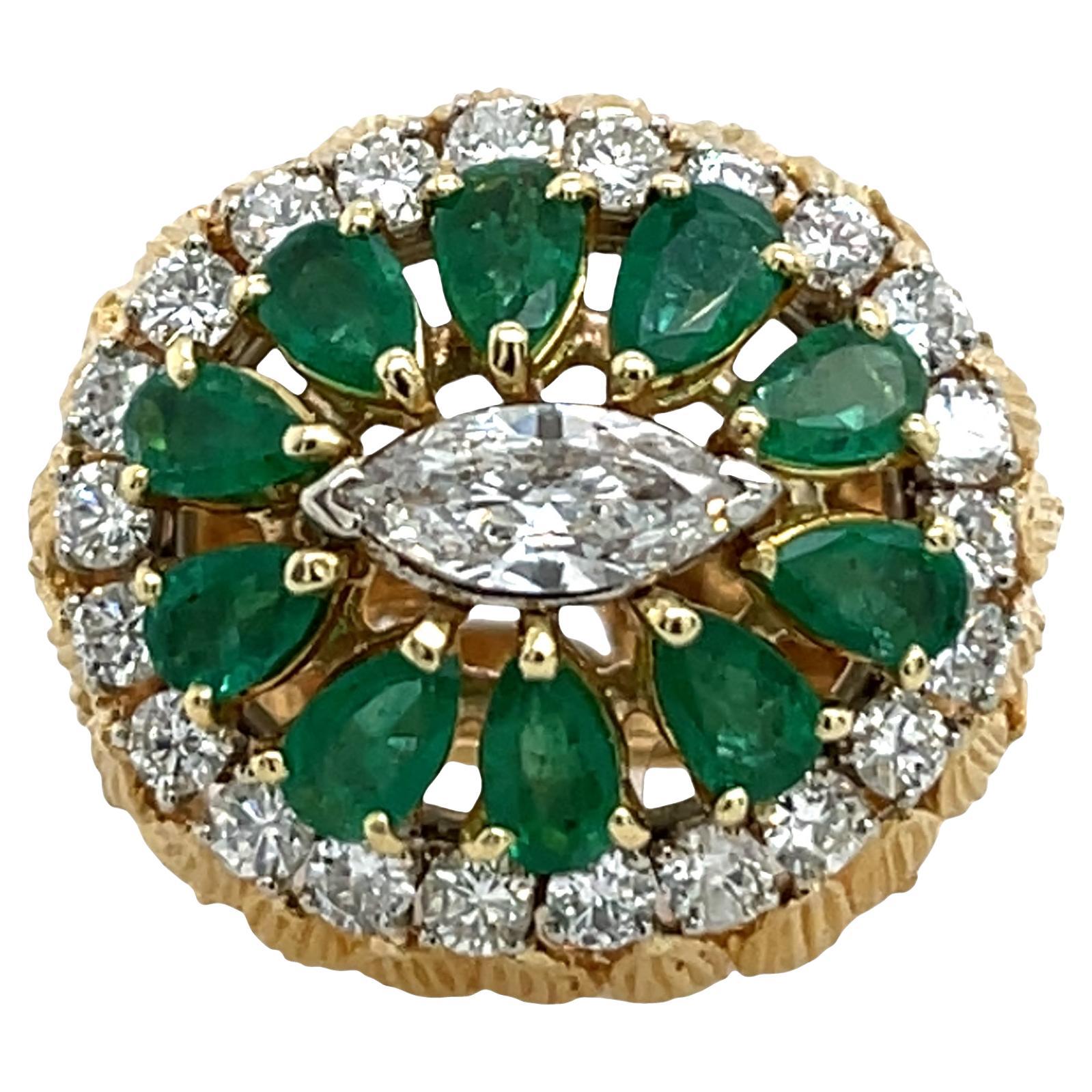 Vintage Gold Smaragd
Diamant Kleid Ring - 10 Birne Smaragde
2,20ct Diamanten