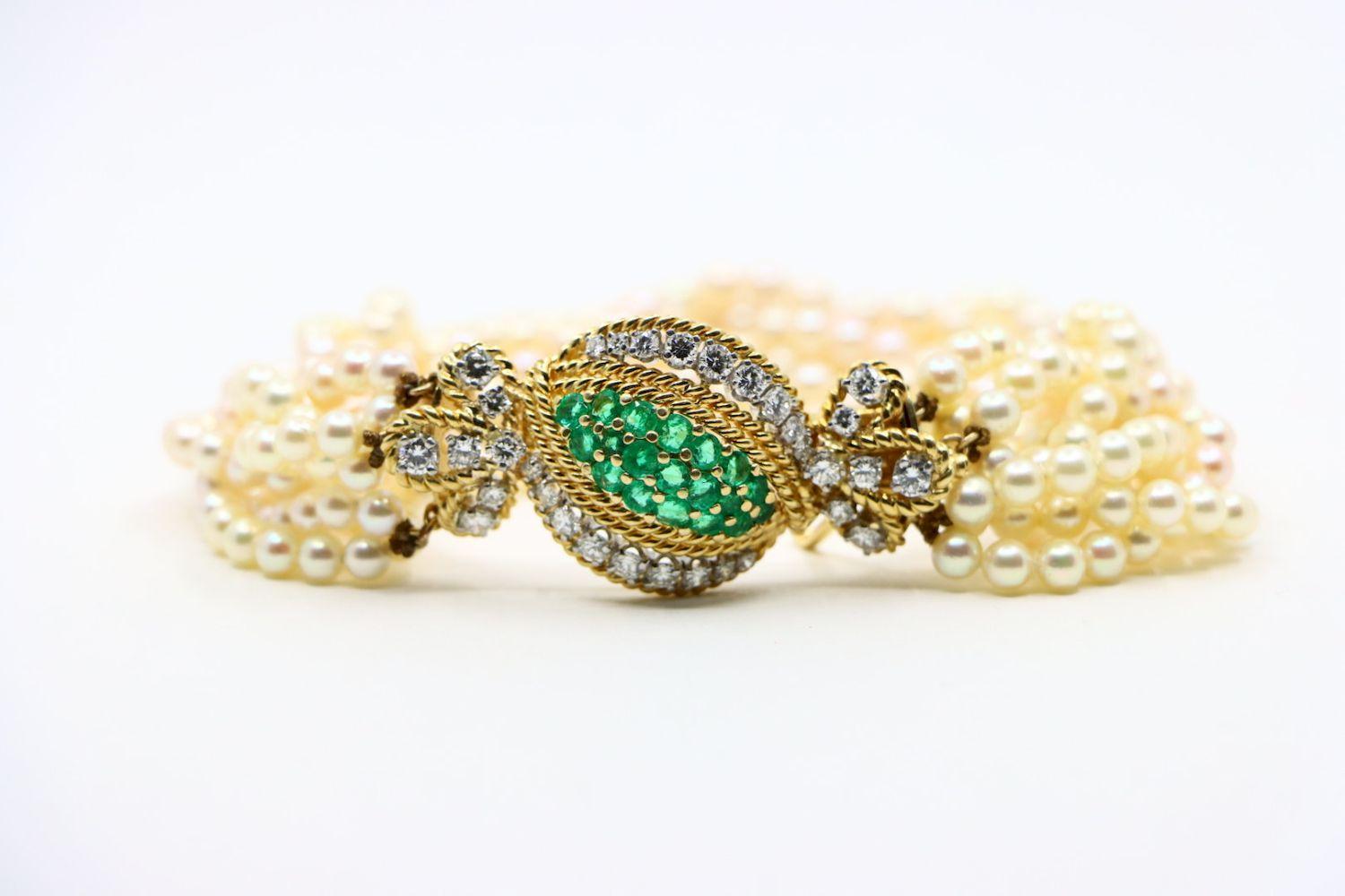 Round Cut Vintage Gold Emerald Diamond Muti-Stand Pearl Bracelet For Sale