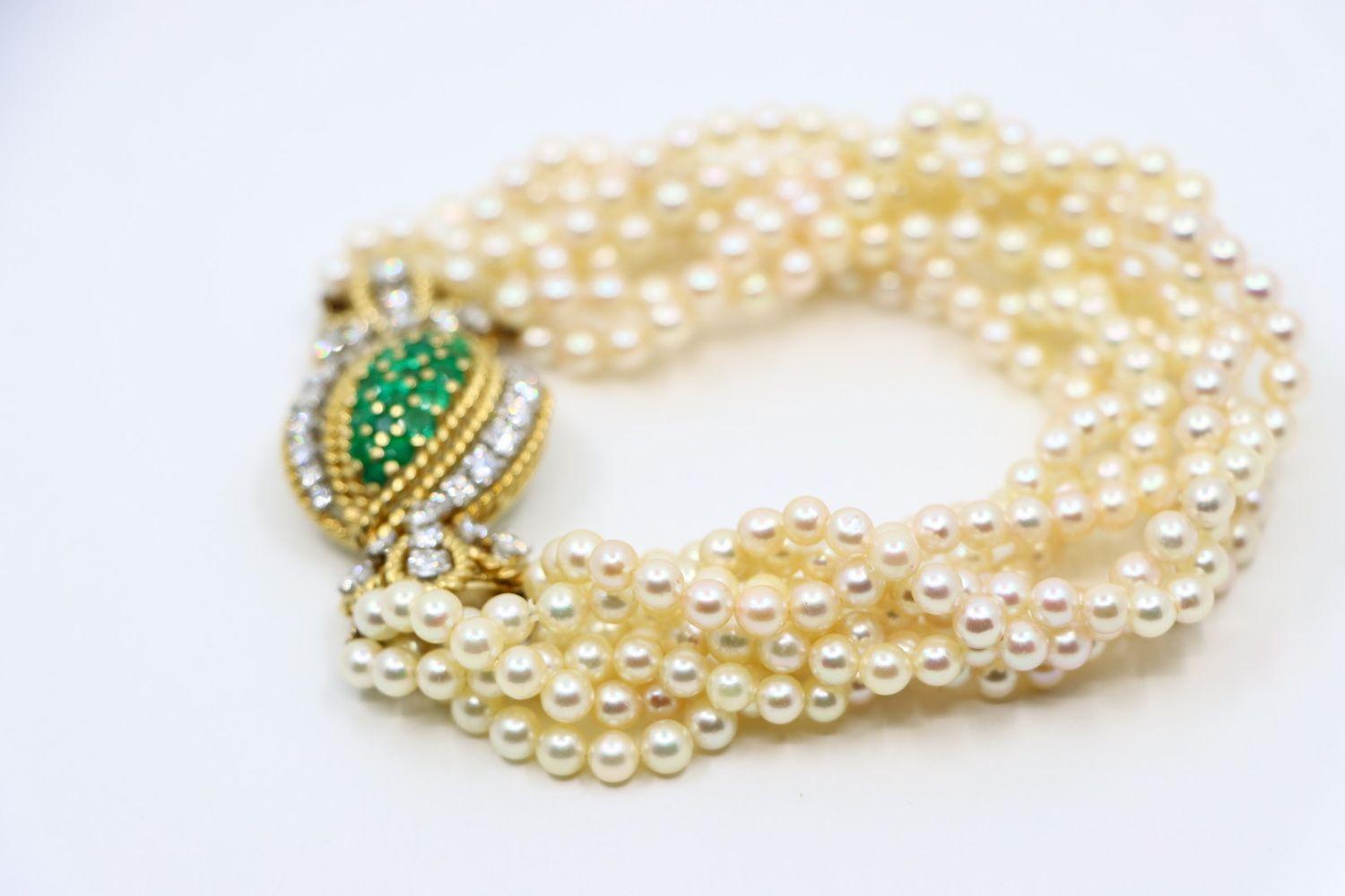 Vintage Gold Emerald Diamond Muti-Stand Pearl Bracelet For Sale 1