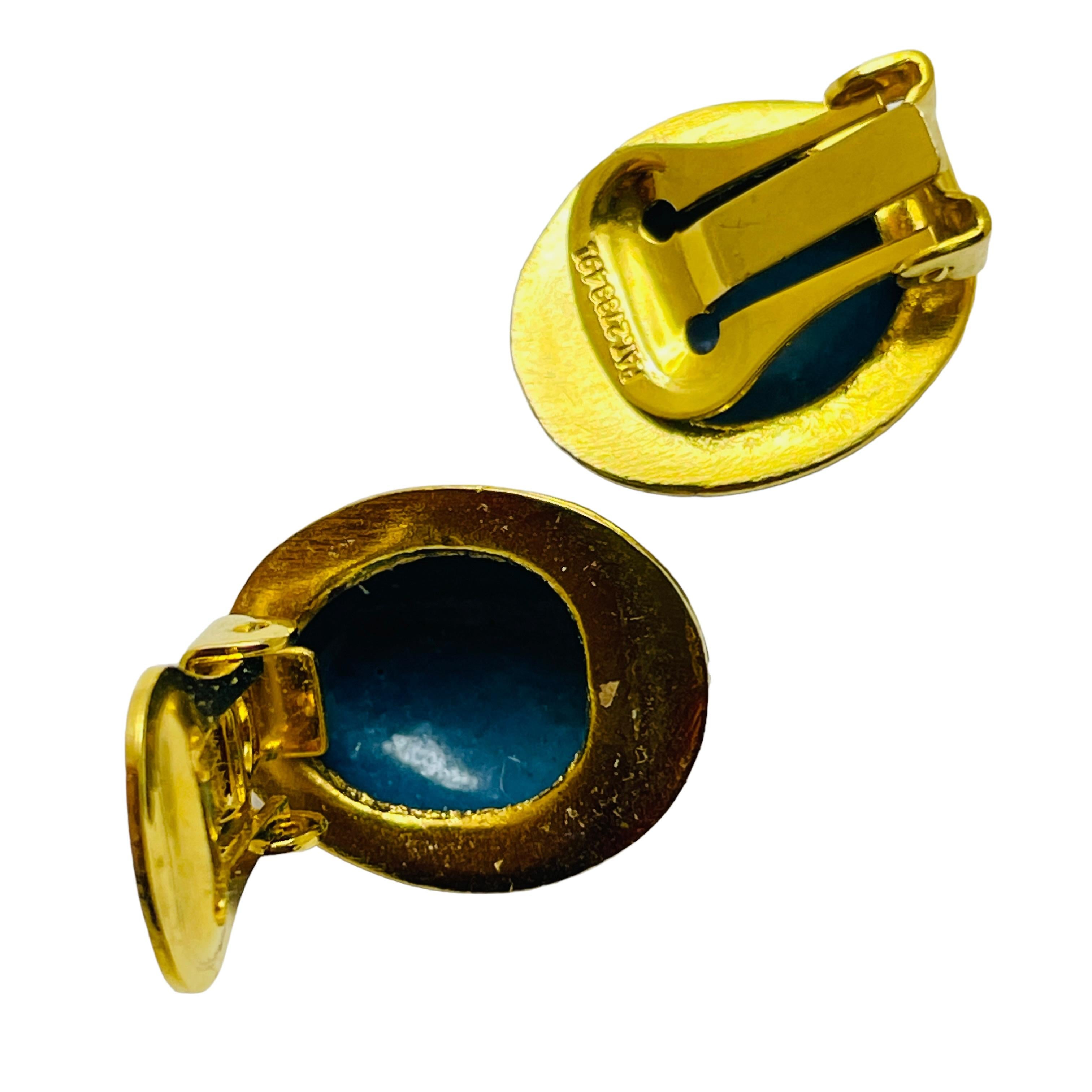 Vintage Gold Emaille Cloisonné Blume Designer Clip auf Ohrringe im Zustand „Gut“ im Angebot in Palos Hills, IL
