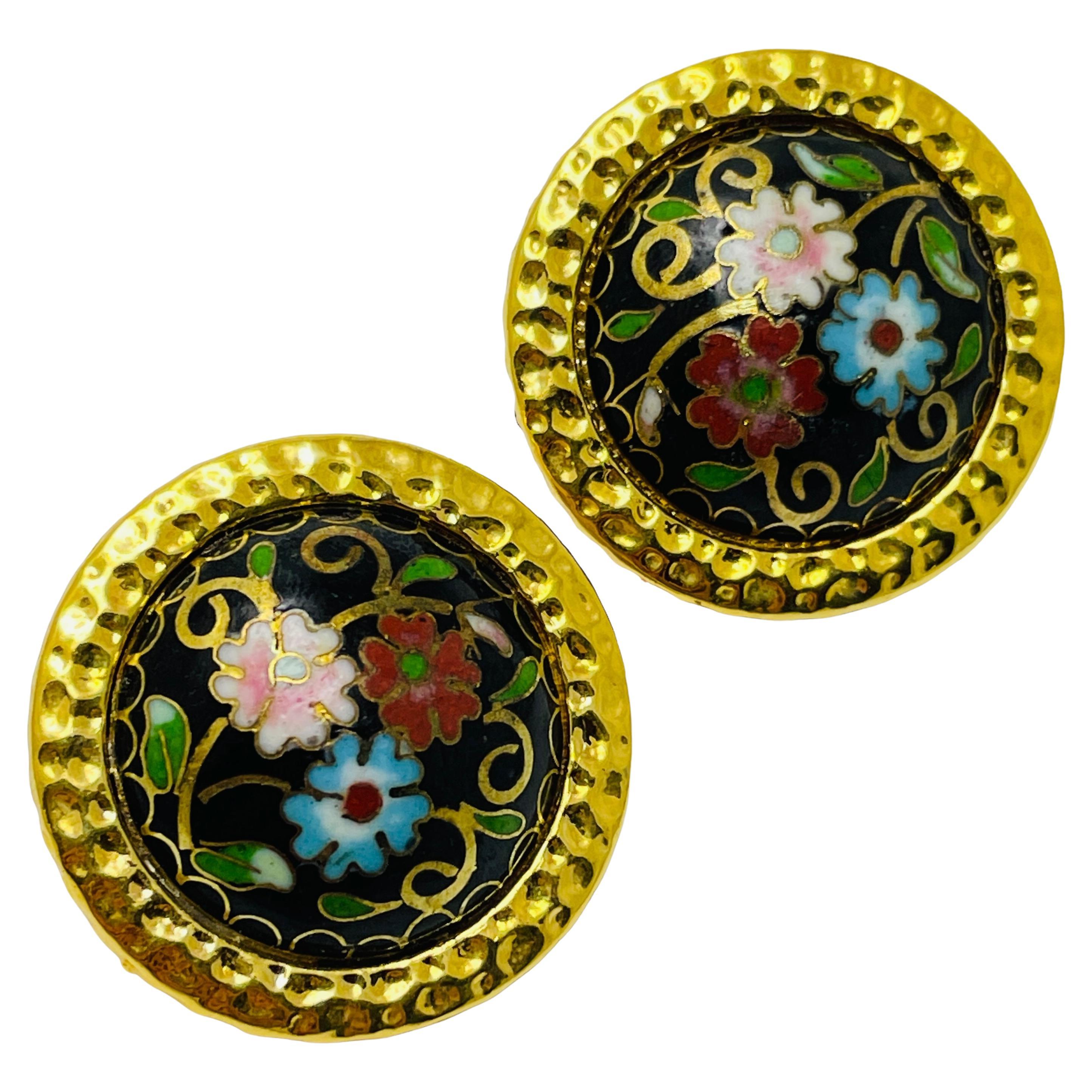 Vintage gold enamel cloisonné flower designer clip on earrings For Sale