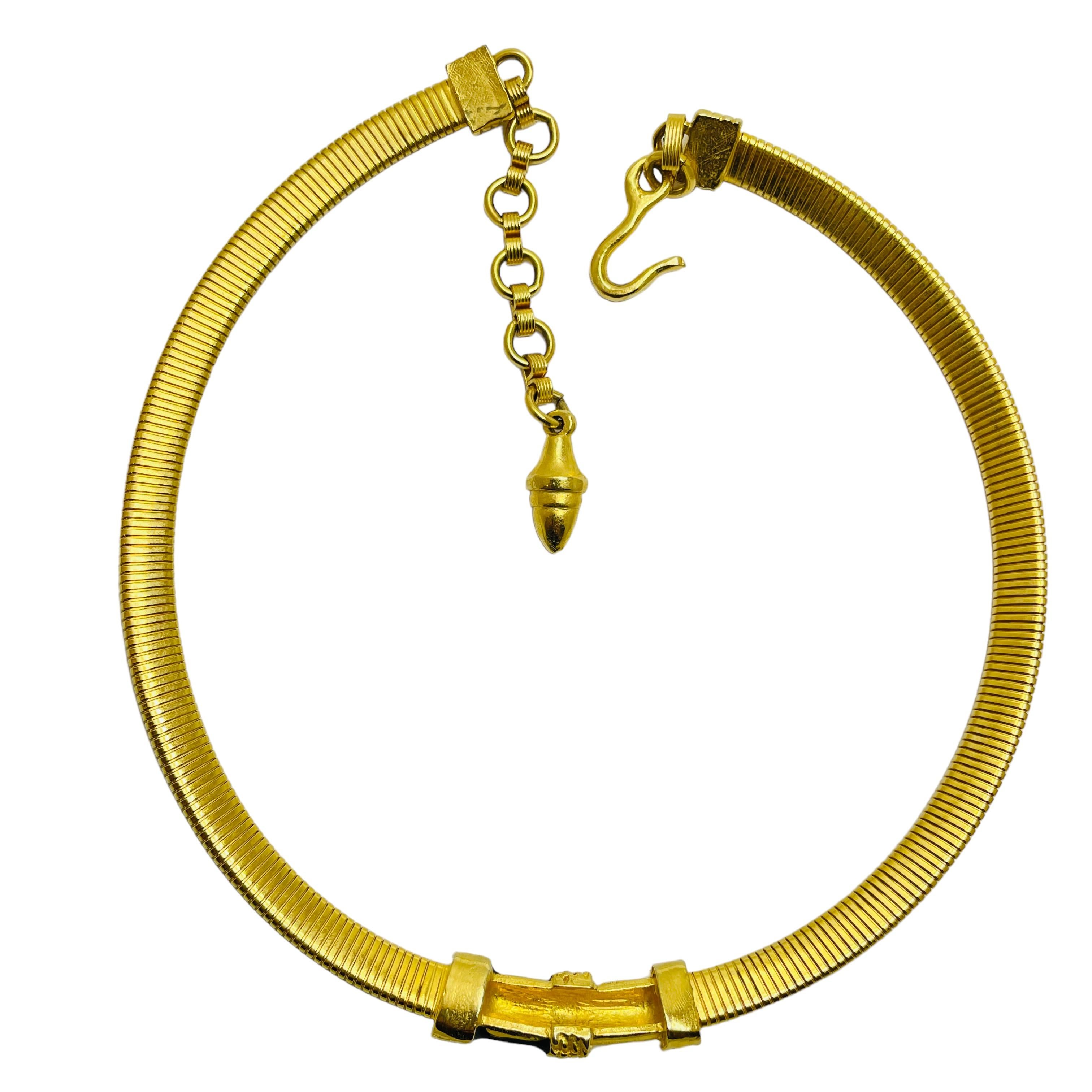 Collana girocollo d'epoca con smalto d'oro di design In condizioni buone in vendita a Palos Hills, IL
