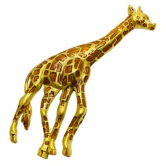 Vintage gold enamel figural animal giraffe designer brooch