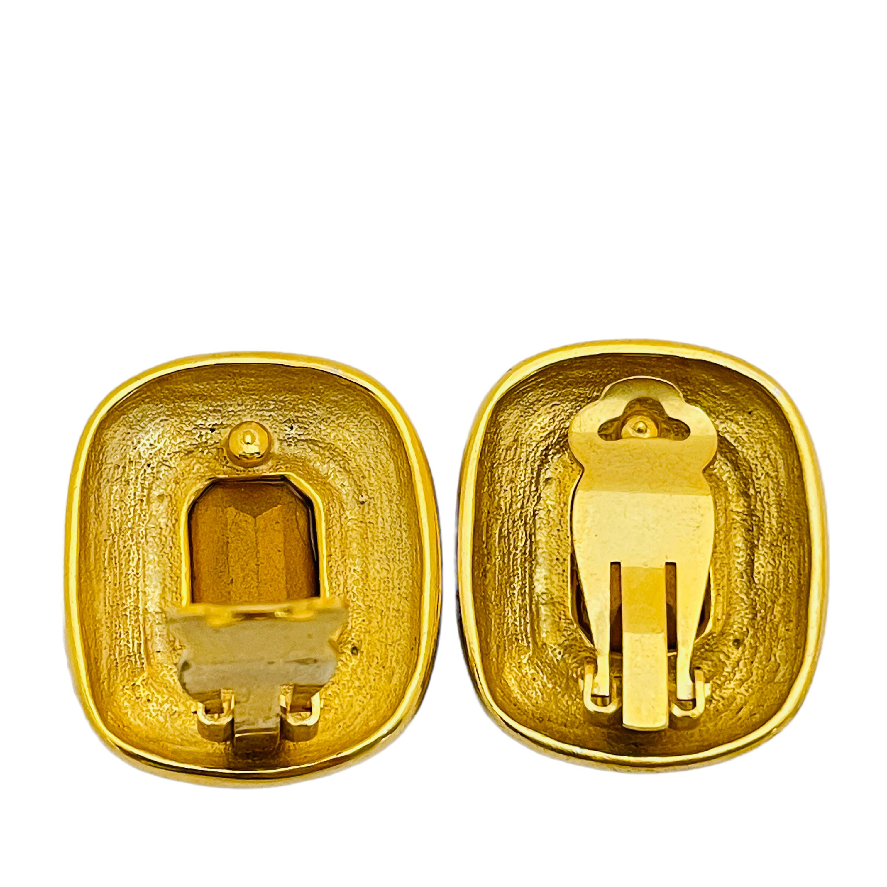 Vintage gold enamel glass massive designer runway clip on earrings In Good Condition For Sale In Palos Hills, IL