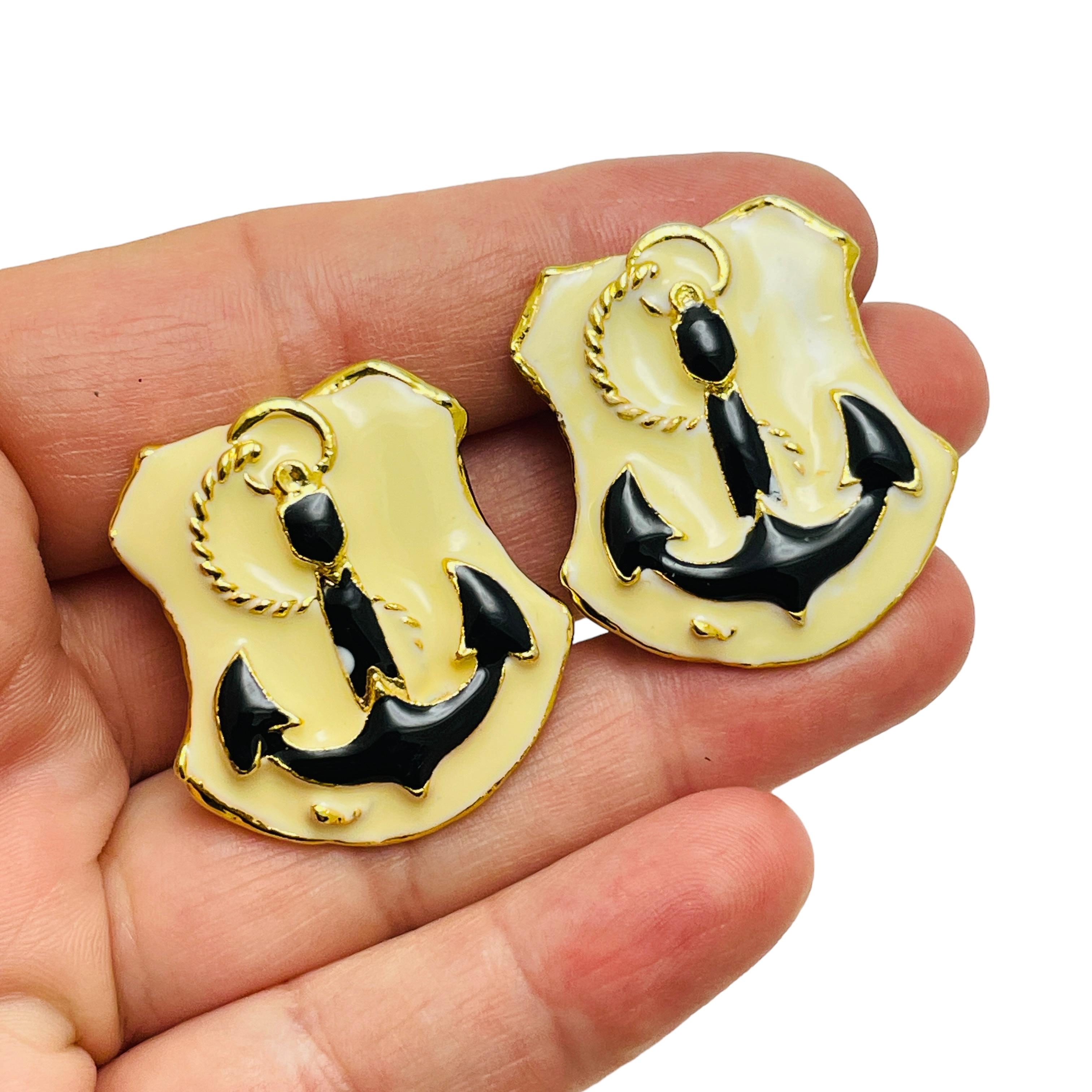 Women's Vintage gold enamel nautical anchor designer runway clip on earrings For Sale