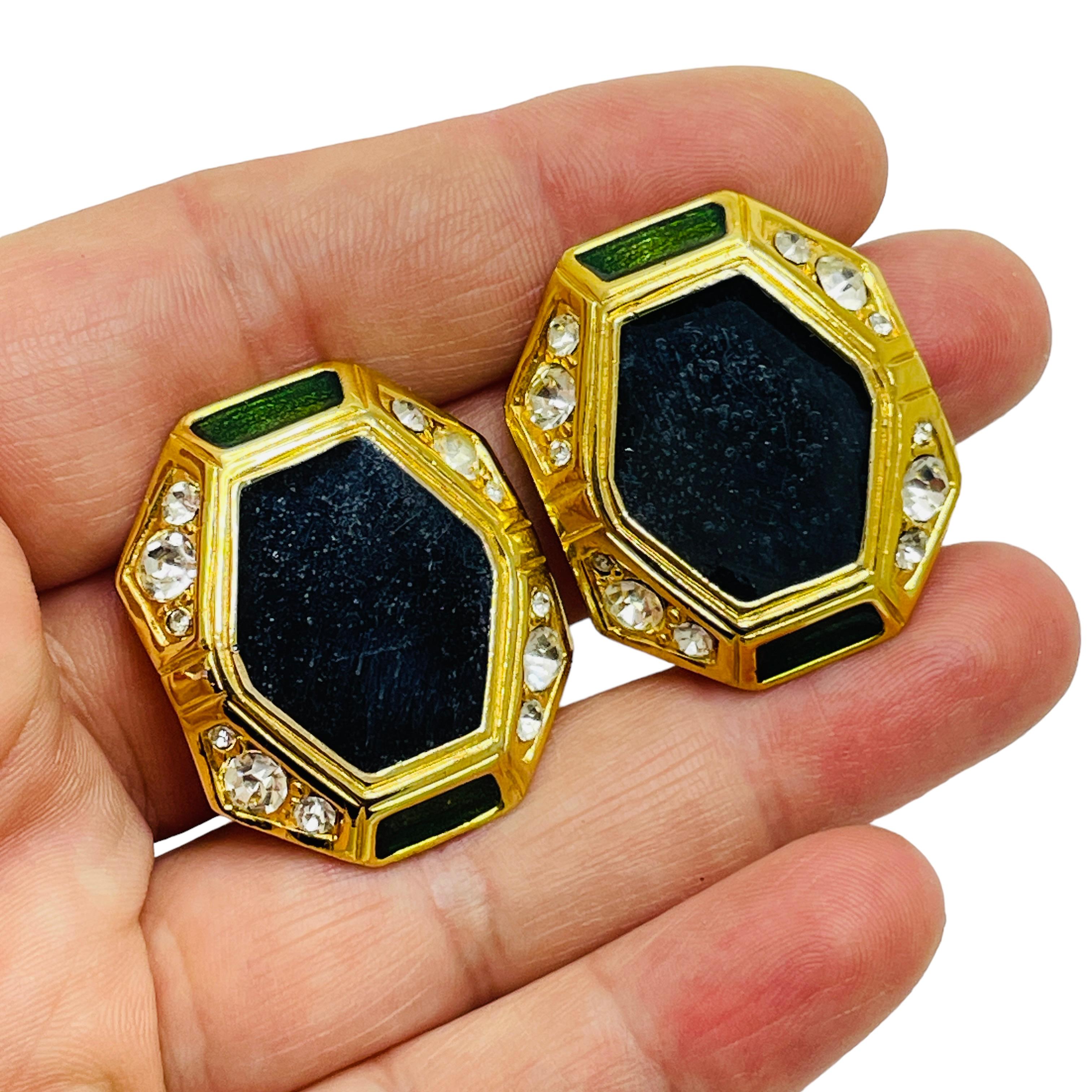 DETAILS

• unsigned

• gold tone with enamel and rhinestones

• vintage designer runway earrings

MEASUREMENTS

• 

CONDITION

• excellent vintage condition with minimal signs of wear

❤️❤️ VINTAGE DESIGNER JEWELRY ❤️❤️
❤️❤️ ALEXANDER'S BOUTIQUE ❤️❤️
