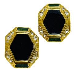 Pendientes de clip de diseño vintage con esmalte dorado y estrás