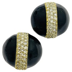 Boucles d'oreilles à clip vintage en émail doré et strass massif de designer