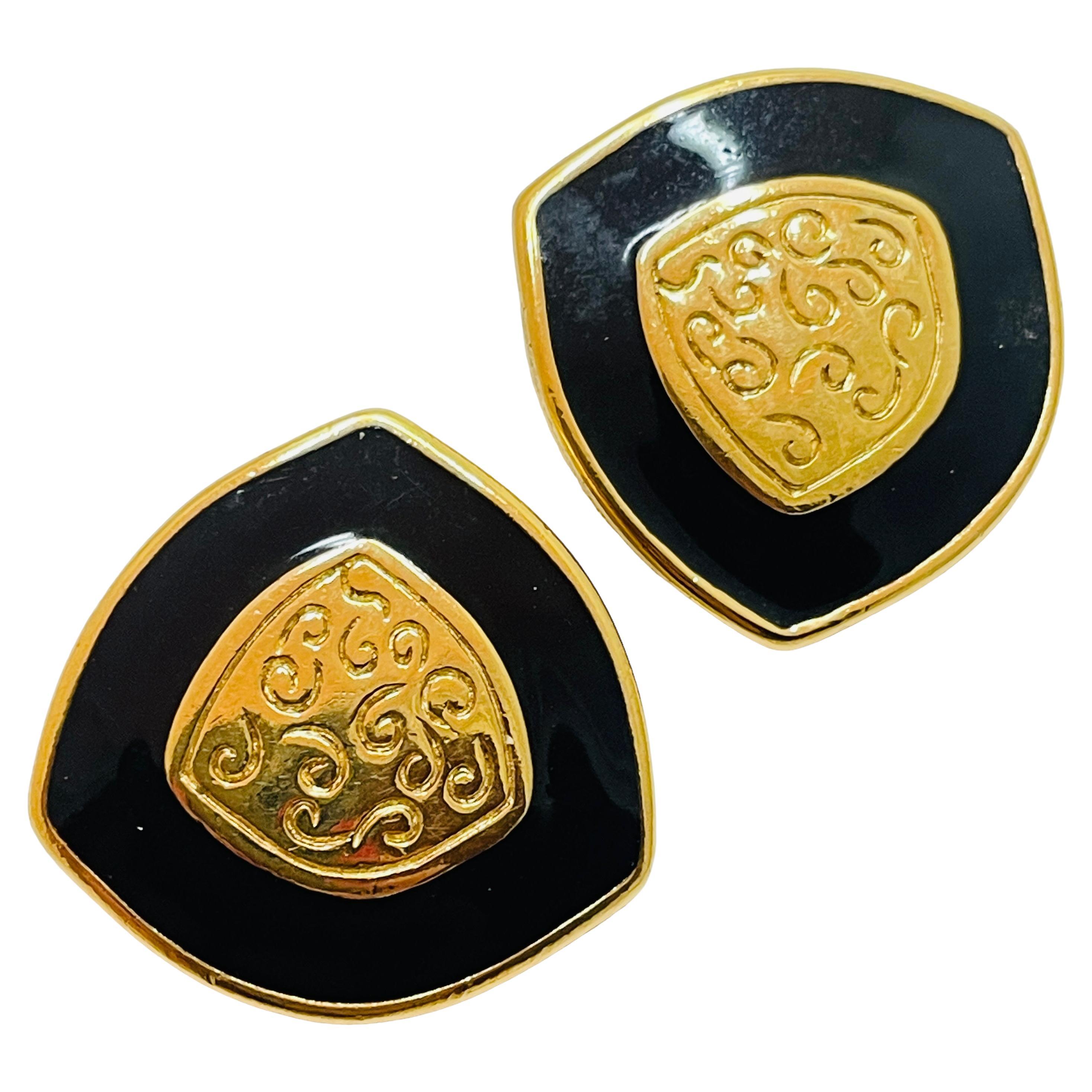 Vintage gold enamel clip on earrings For Sale