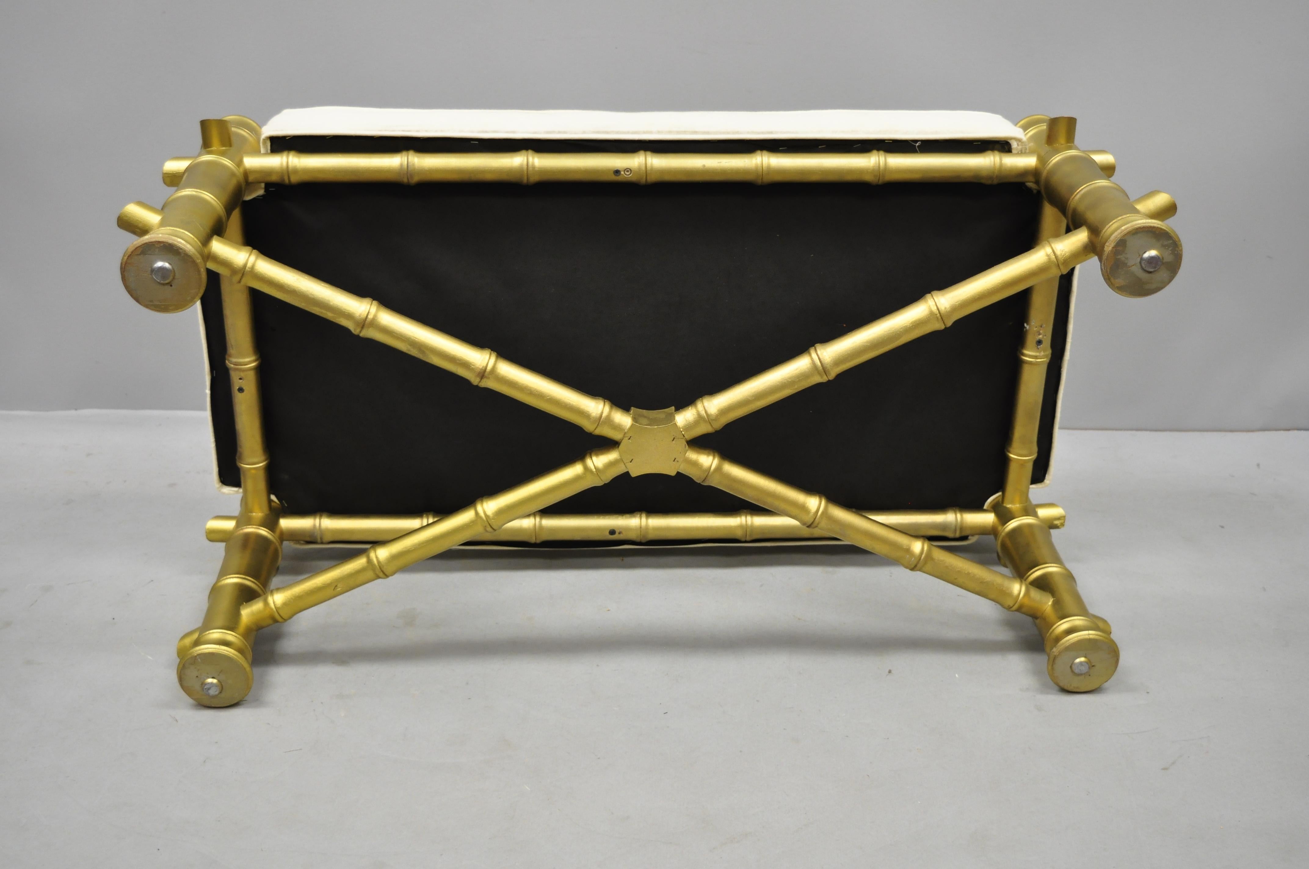 Banc à cadre en X tapissé d'or et de faux bambou de style Chippendale chinois 2