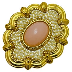 Spilla d'epoca in oro con perle finte ciraliche