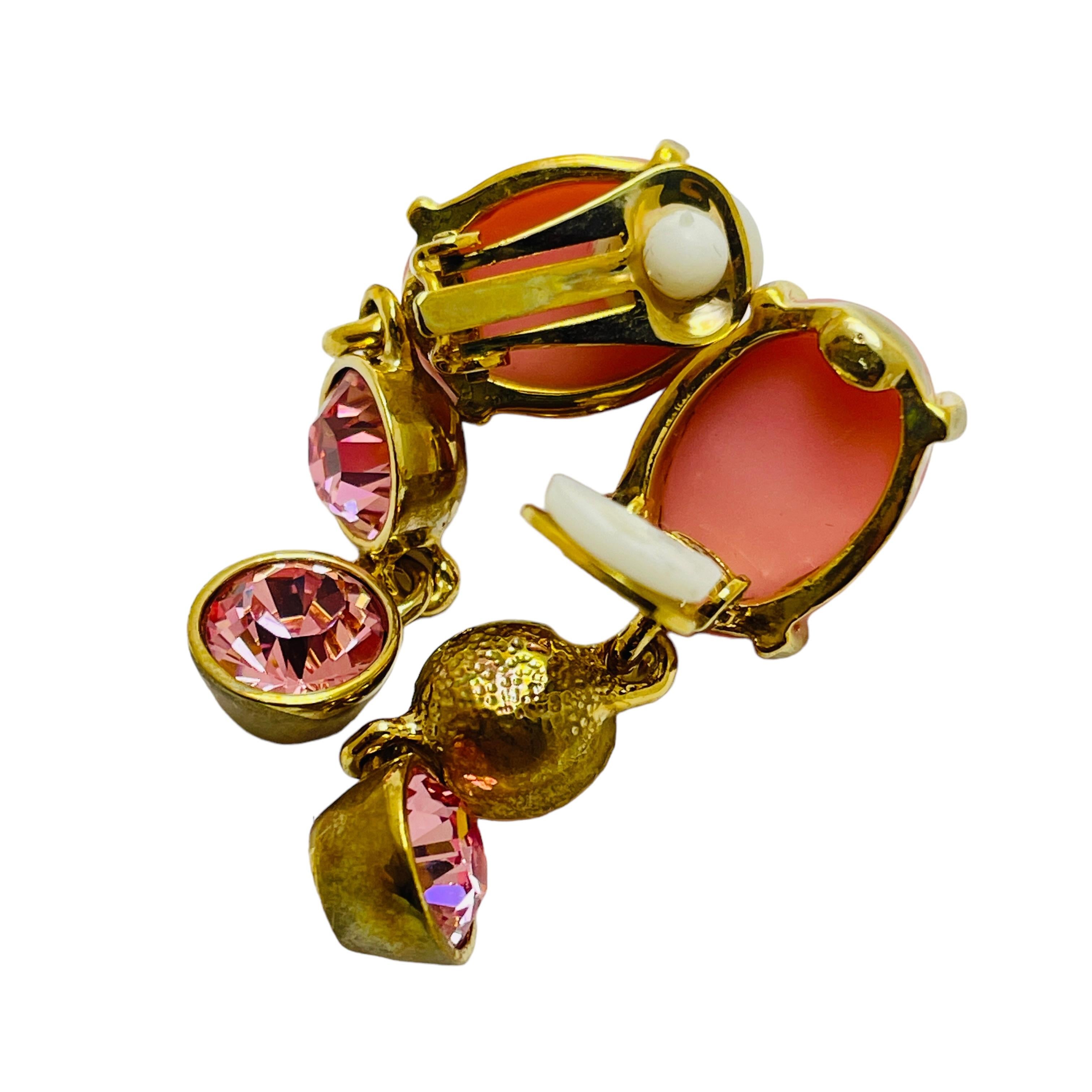 Vintage gold faux Koralle Glas Designer Laufsteg Ohrringe im Zustand „Gut“ im Angebot in Palos Hills, IL