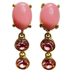 Boucles d'oreilles de défilé vintage en verre faux corail doré