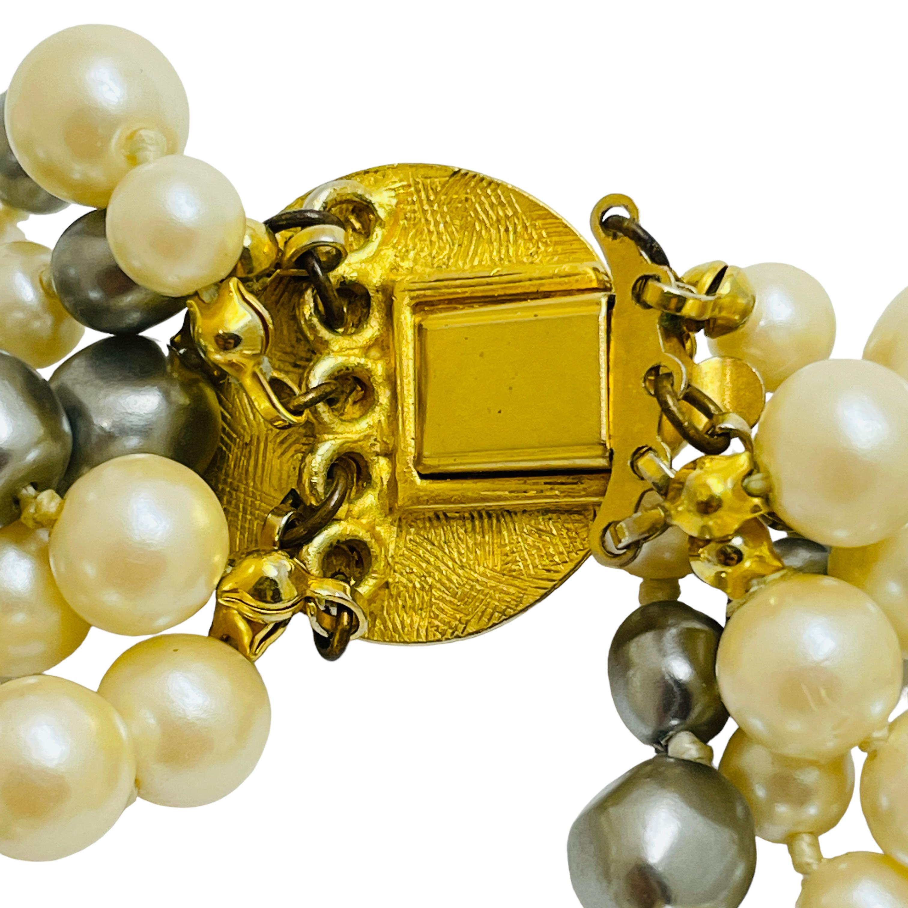 Vintage gold faux glass pearls multi strand designer necklace In Good Condition For Sale In Palos Hills, IL