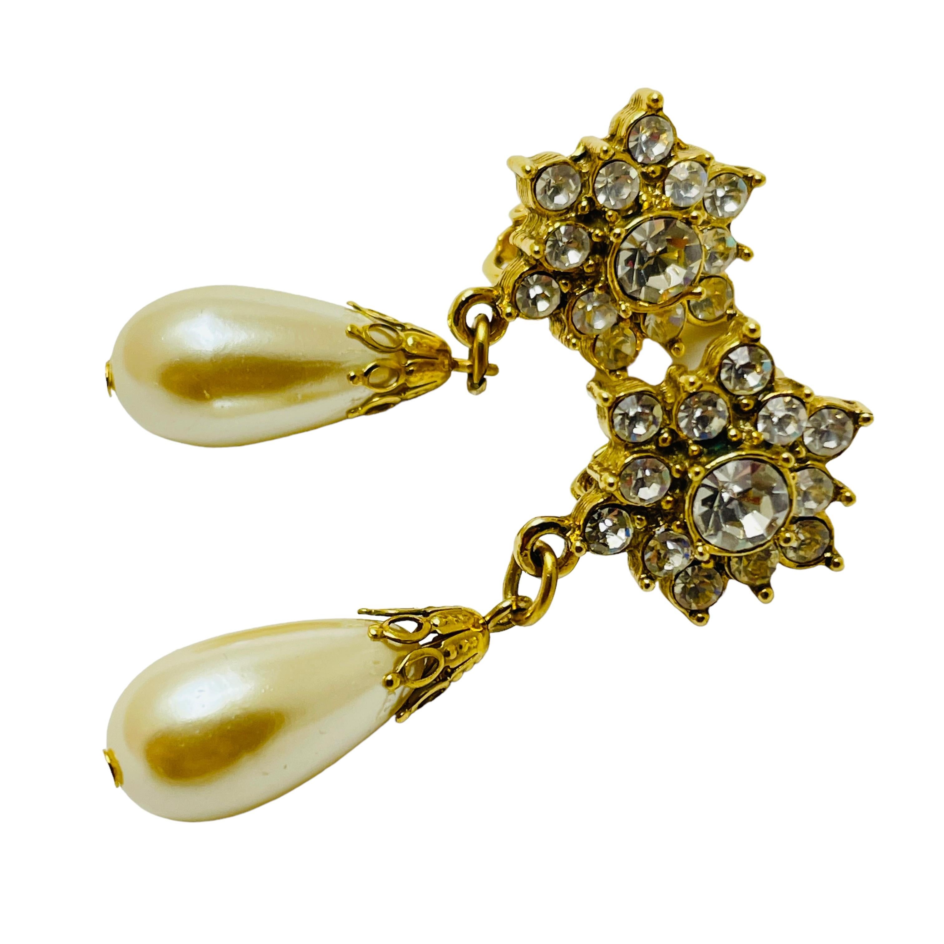 Women's or Men's Vintage gold faux pearl rhinestone designer runway clip on earrings For Sale
