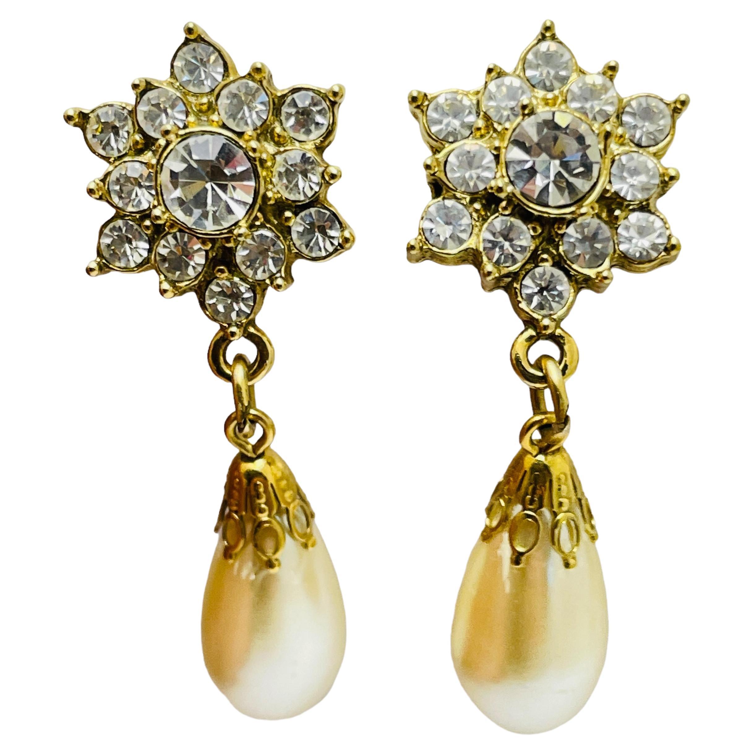 Vintage gold faux pearl rhinestone designer runway clip on earrings For Sale