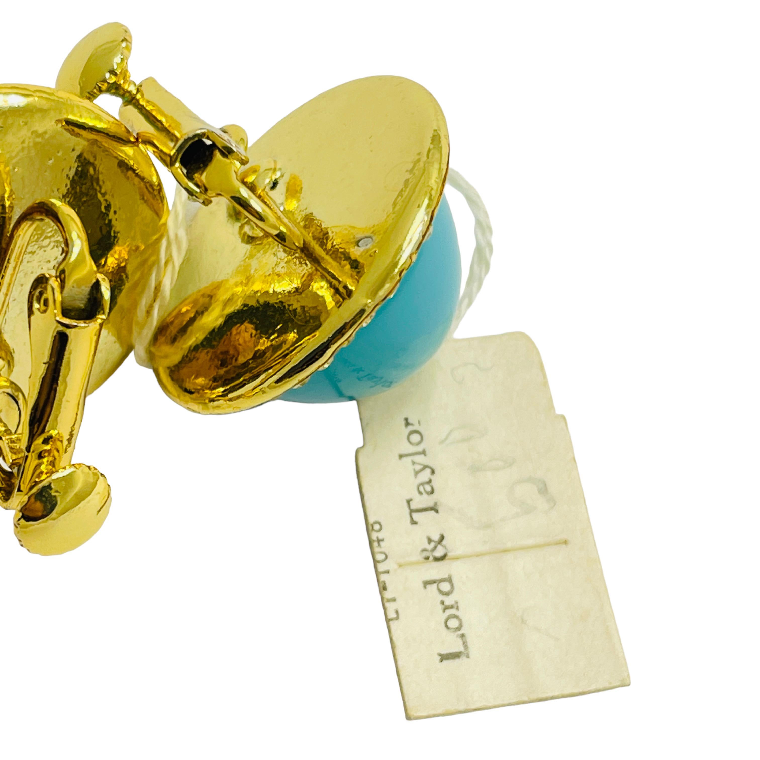 Clips d'oreilles vintage de créateur en or et fausse turquoise avec strass Unisexe en vente