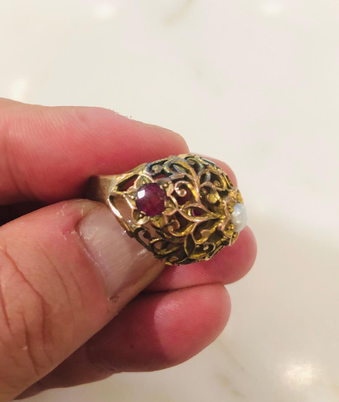 indian antique Filigre work gold Princess Dome Ring with natural pearl, emerald and rubies.
US size 7