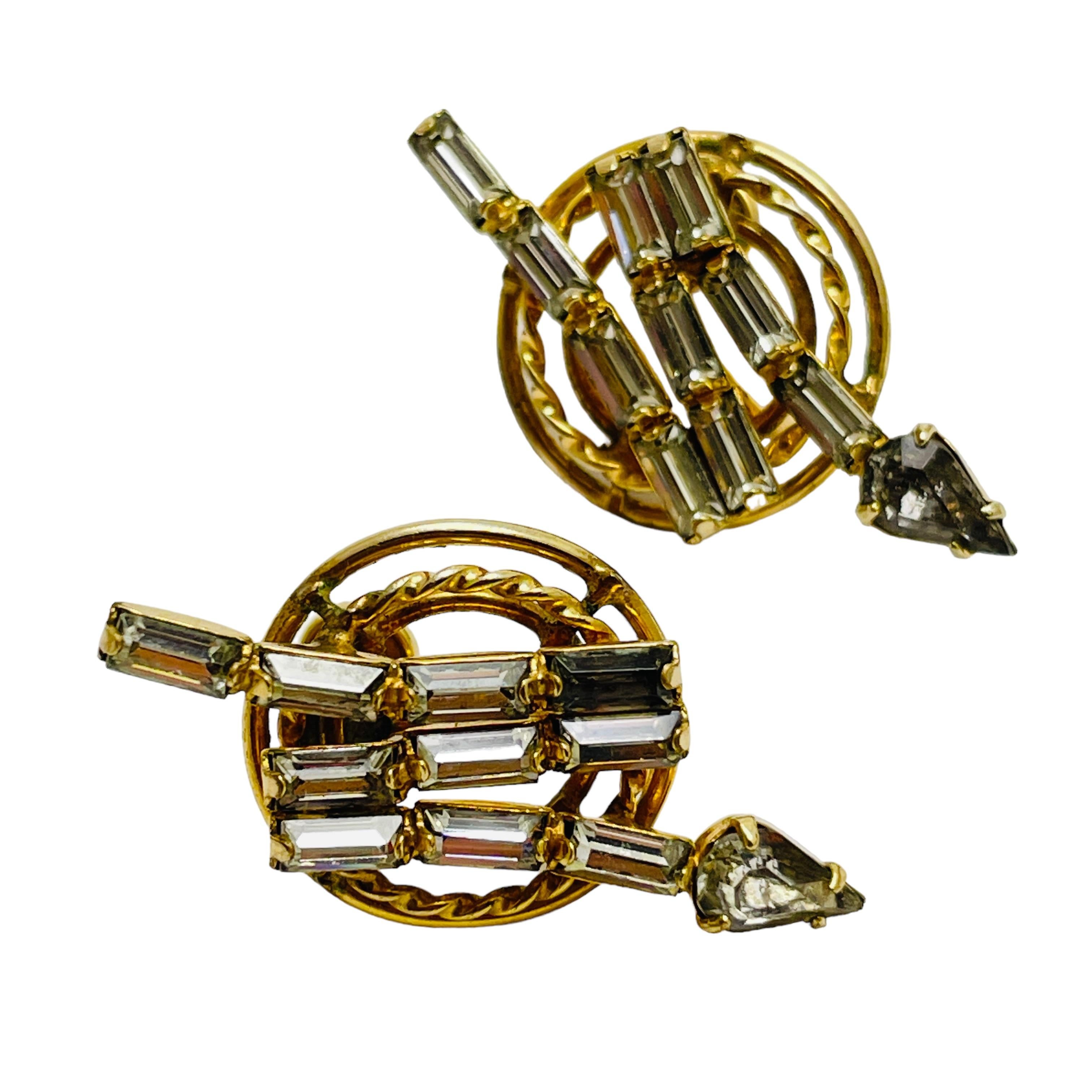 DETAILS

• signed gold filled 

• gold filled with rhinestones

• vintage designer earrings

MEASUREMENTS  

• 

CONDITION

•  very good vintage condition with minimal signs of wear 

 Sku 43

❤️❤️  VINTAGE DESIGNER JEWELRY ❤️❤️

❤️❤️  ALEXANDER’S