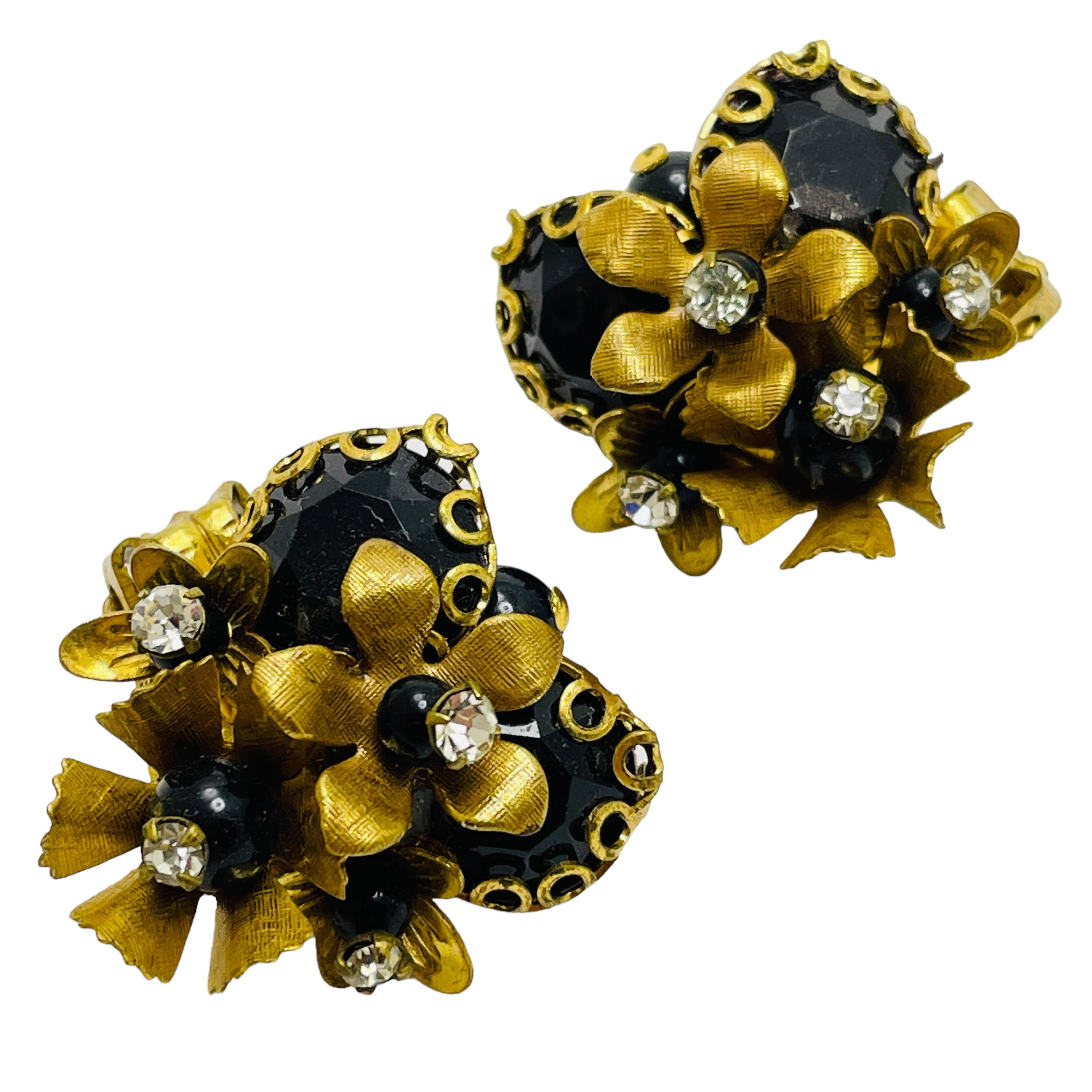 Vintage gold flower bkack beads cluster designer clip on earrings For Sale