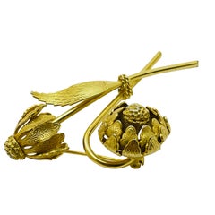 Vintage gold flower designer brooch