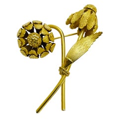 Vintage gold flower designer brooch