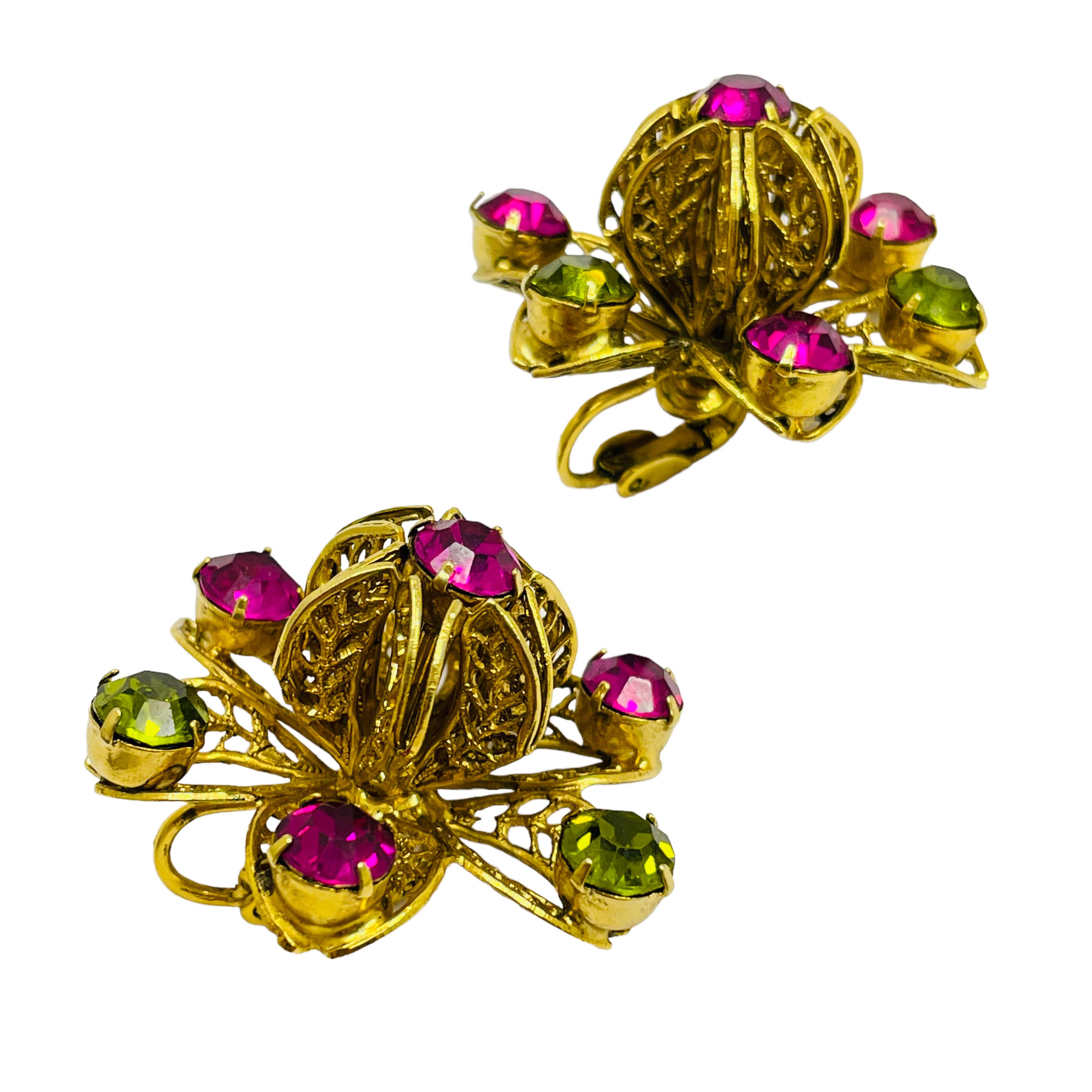 Vintage gold flower rhinestones designer runway clip on earrings In Good Condition For Sale In Palos Hills, IL