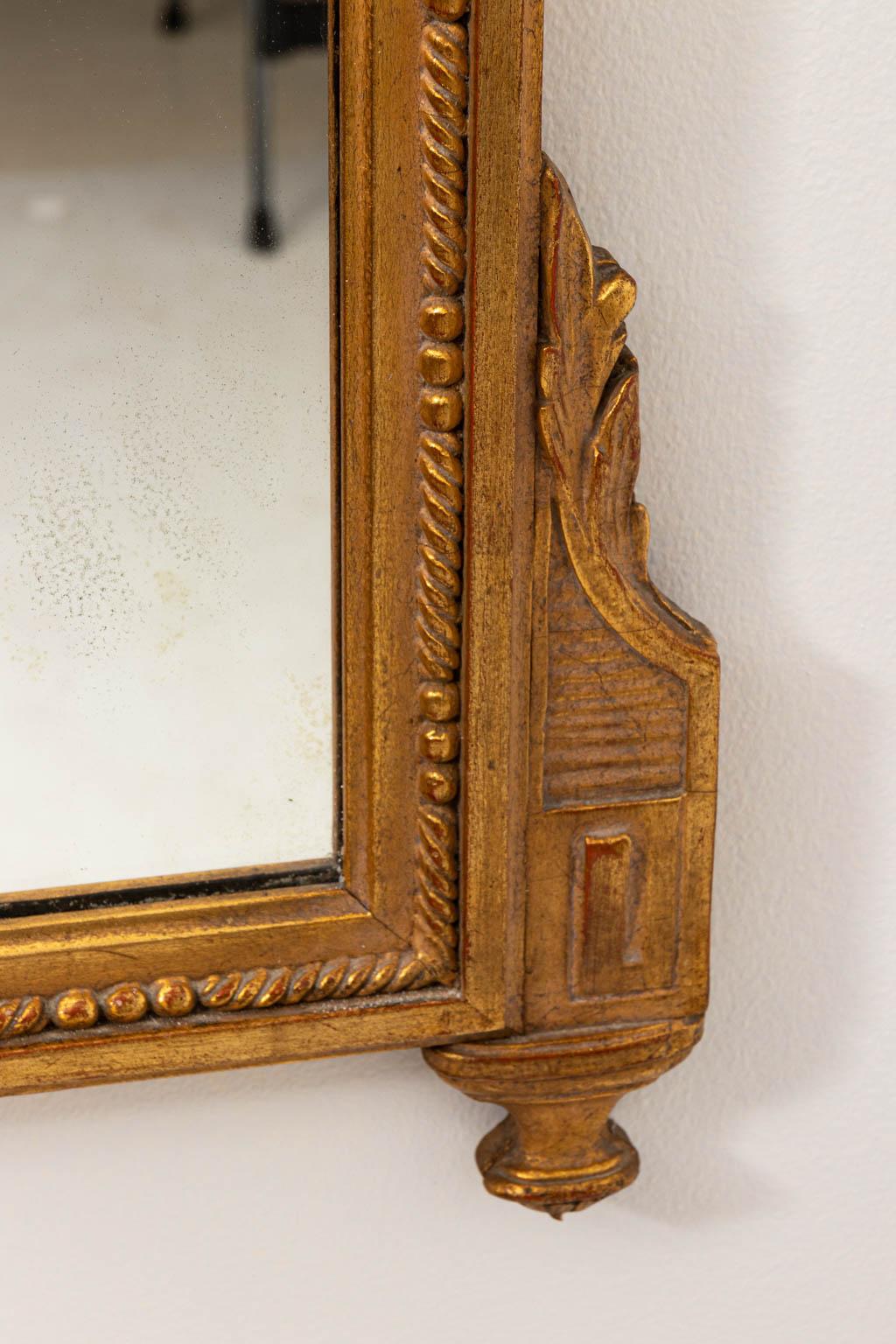 Regency Vintage Gold Gilded Rectangular Carved Mirror For Sale