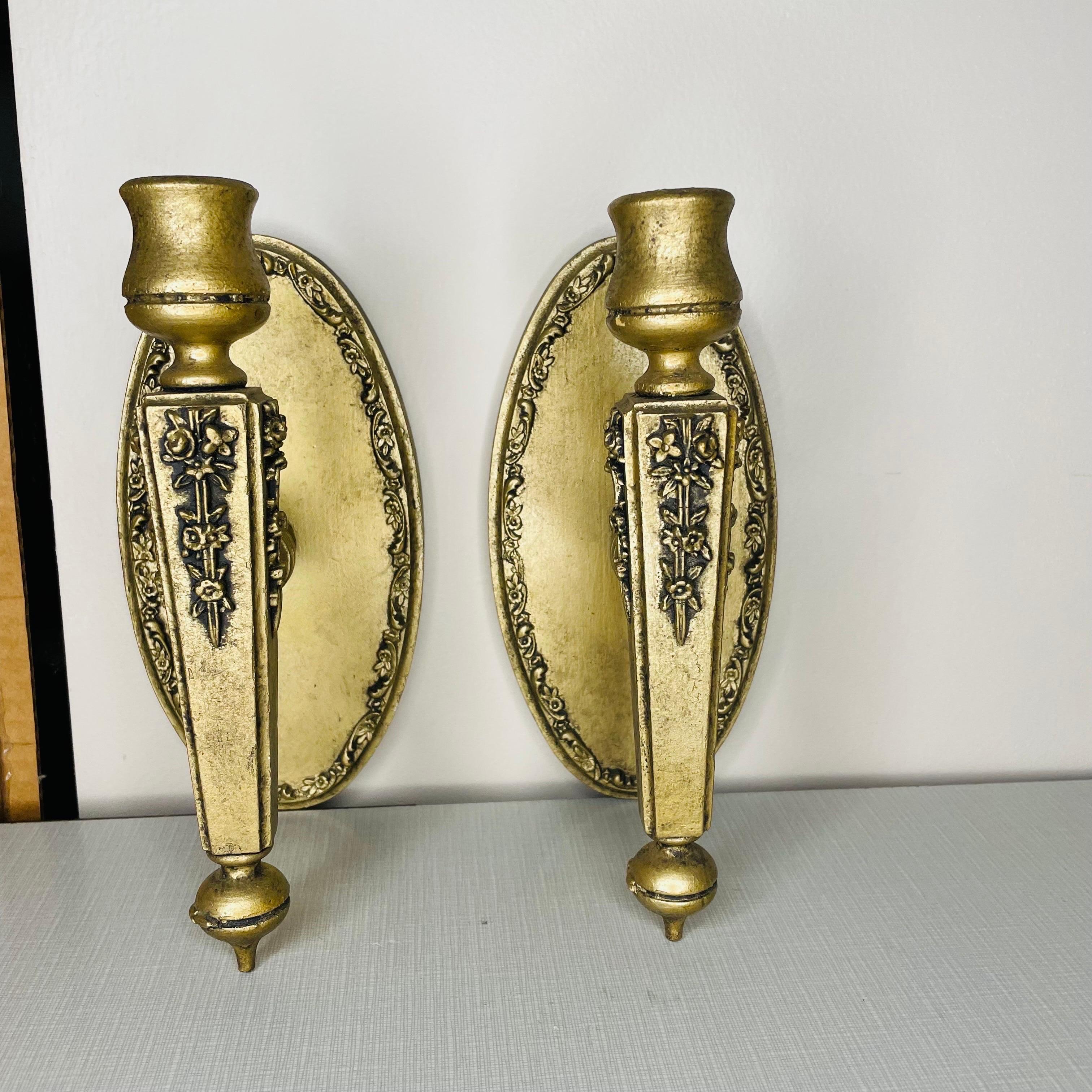 French Provincial Vintage Gold Giltwood Single-Arm Candle Sconces, a Pair For Sale
