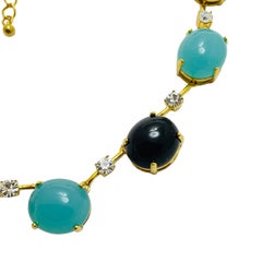 Collar de pasarela de cristal dorado de diseño