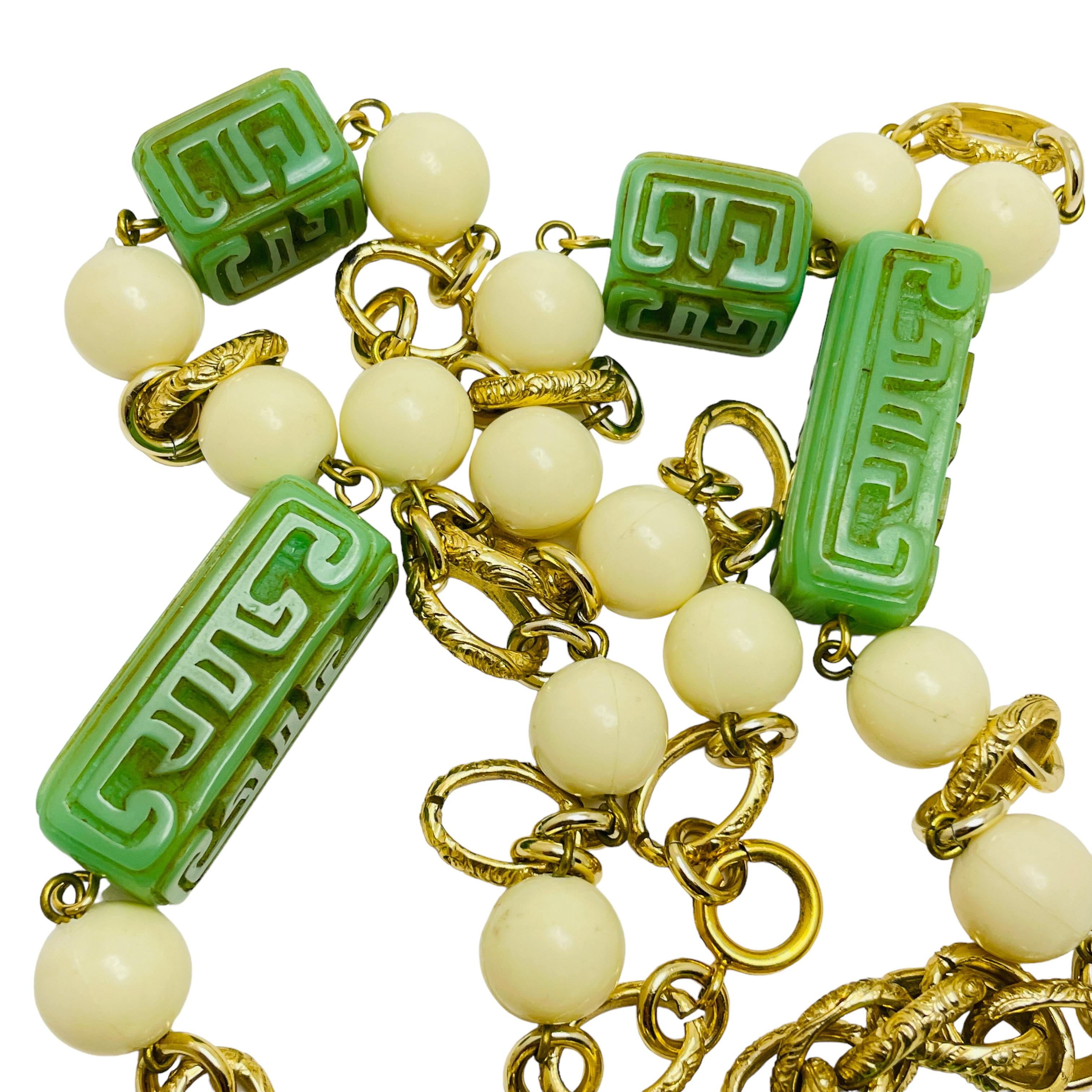 Vintage massive asiatische orientalische Halskette aus Gold, grüner Jade und Lucite im Zustand „Gut“ im Angebot in Palos Hills, IL