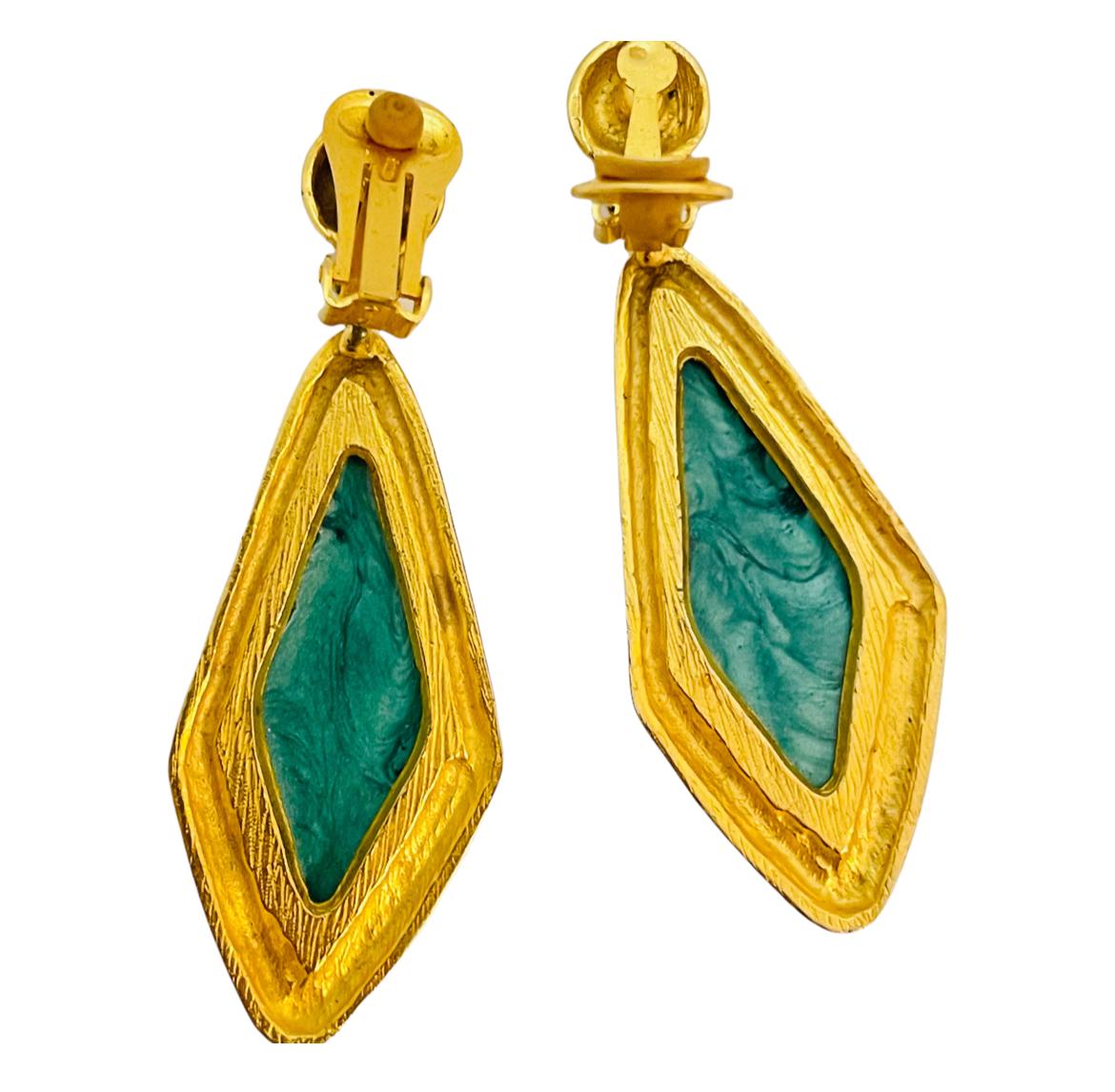 Vintage gold green long dangle earrings In Good Condition For Sale In Palos Hills, IL