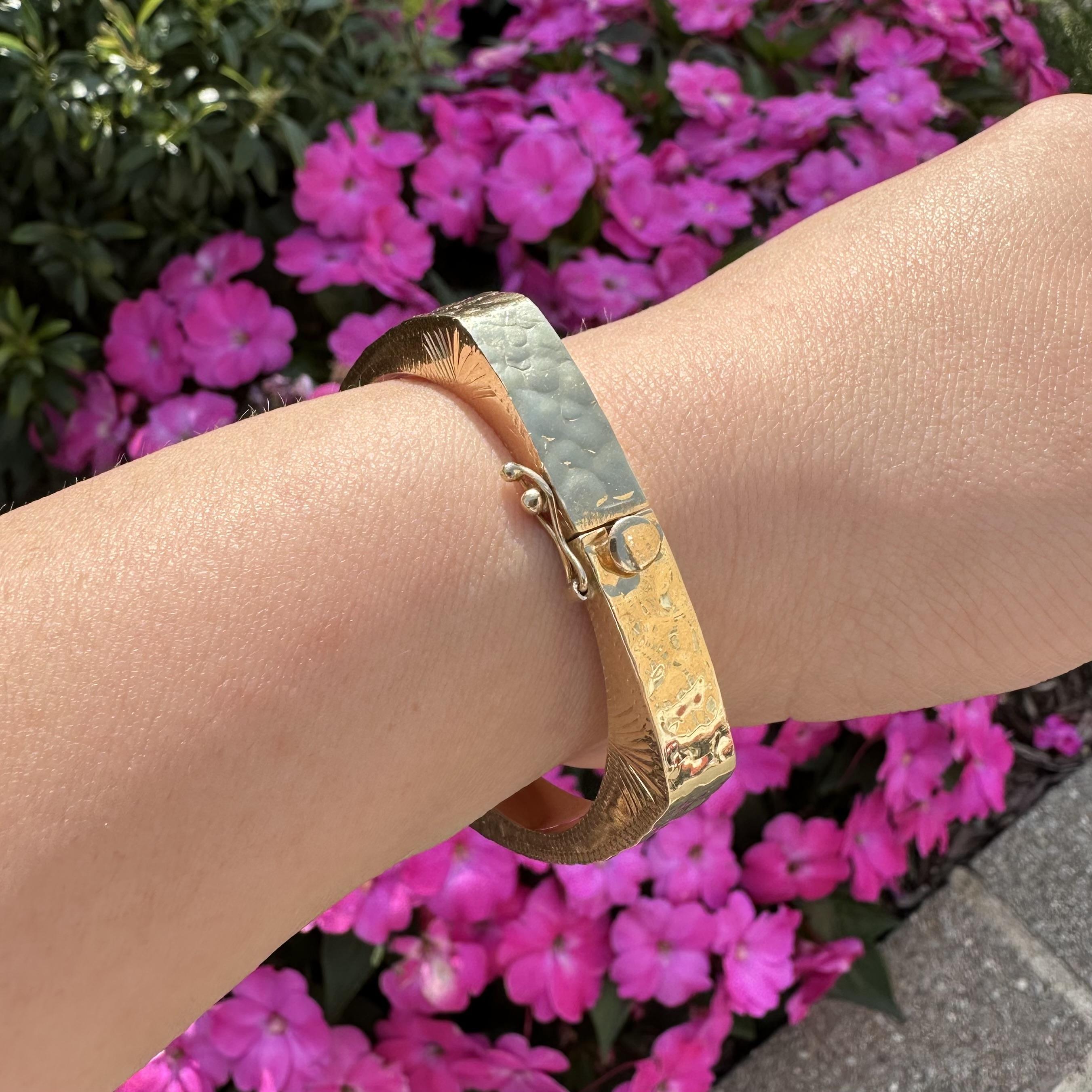 Vintage Gold Hammered Finish & Hand Engraved Square Open Hinged Bangle Bracelet For Sale 9