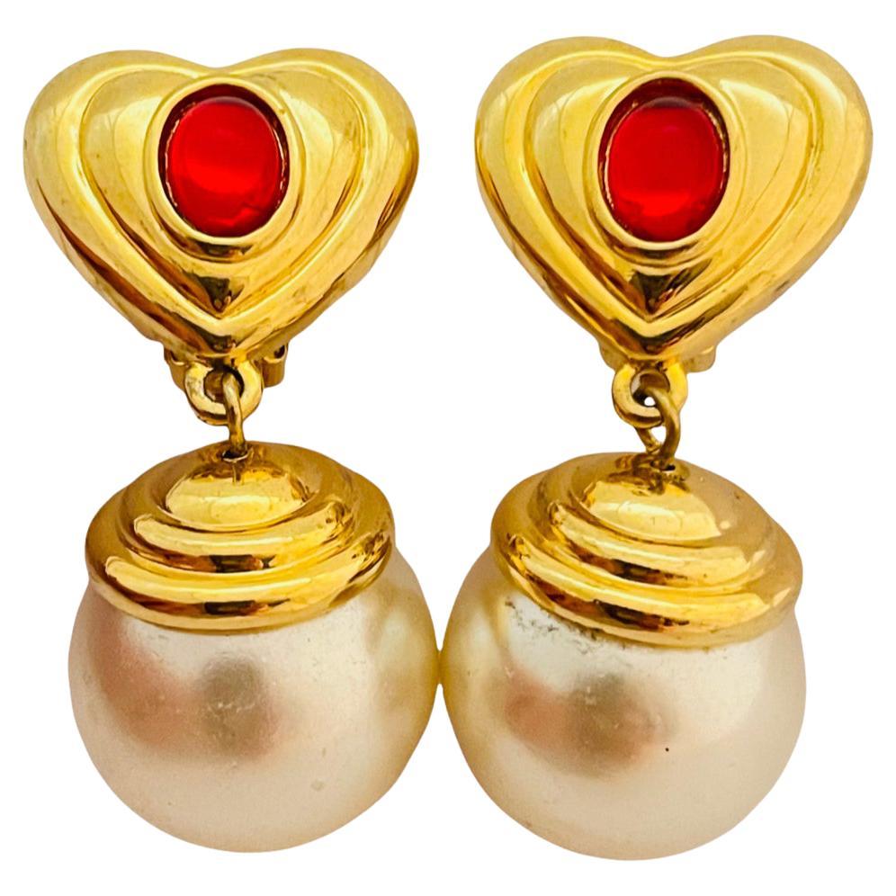 Vintage gold hearts red cabochon dangle pearl clip on earrings For Sale