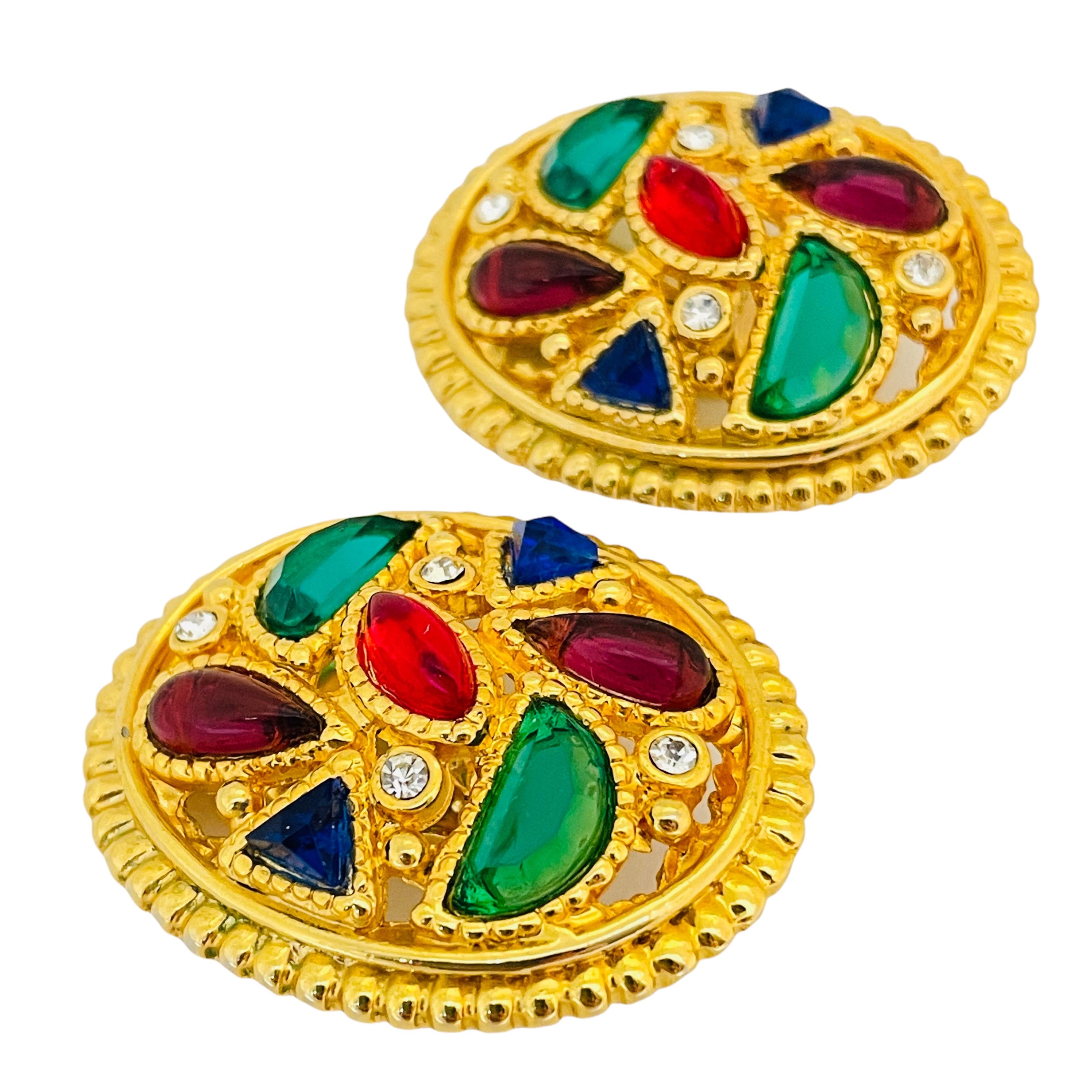 Vintage gold jewel glass cabochon designer runway clip on earrings In Excellent Condition For Sale In Palos Hills, IL