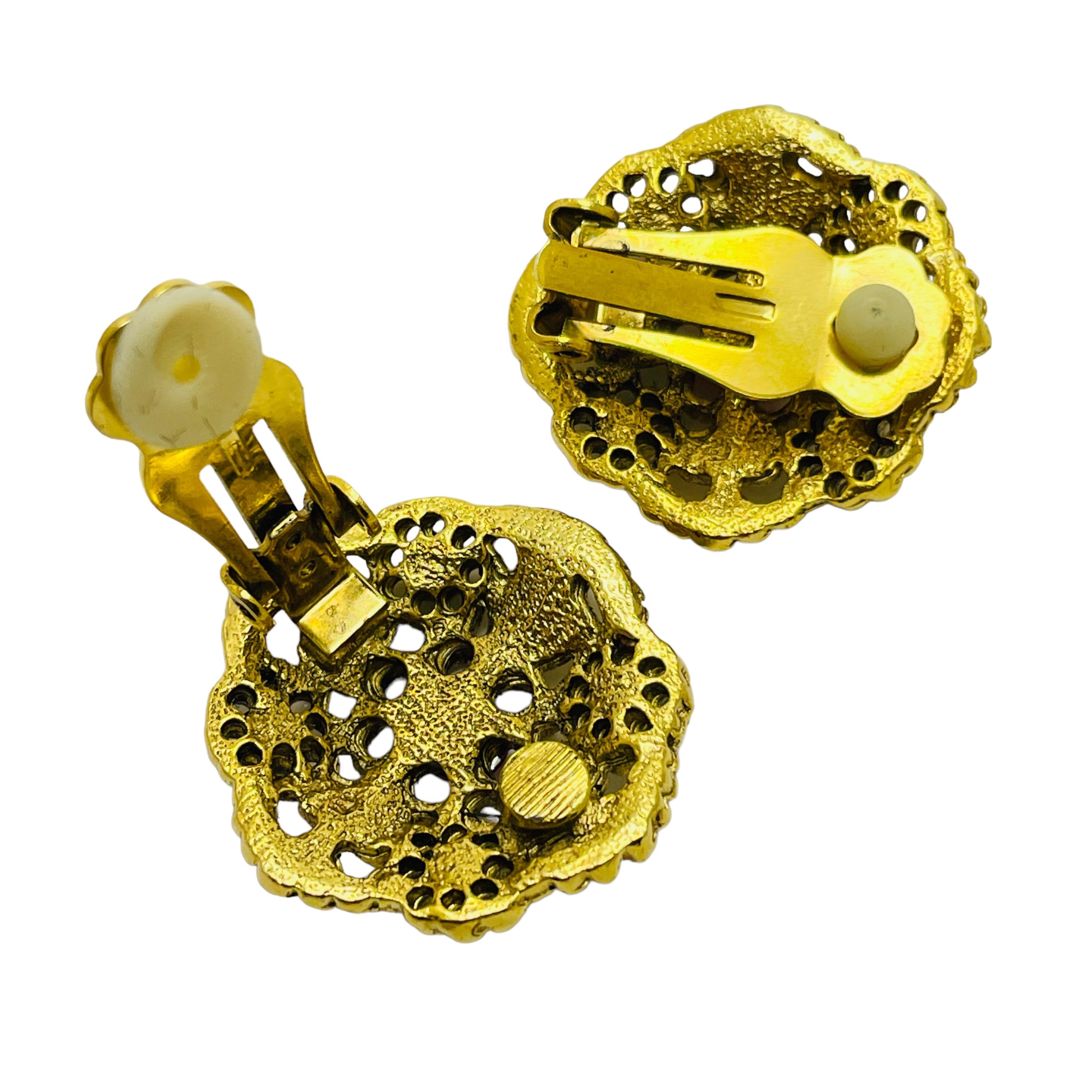 Orecchini a clip d'oro d'epoca di un designer di grido In condizioni buone in vendita a Palos Hills, IL