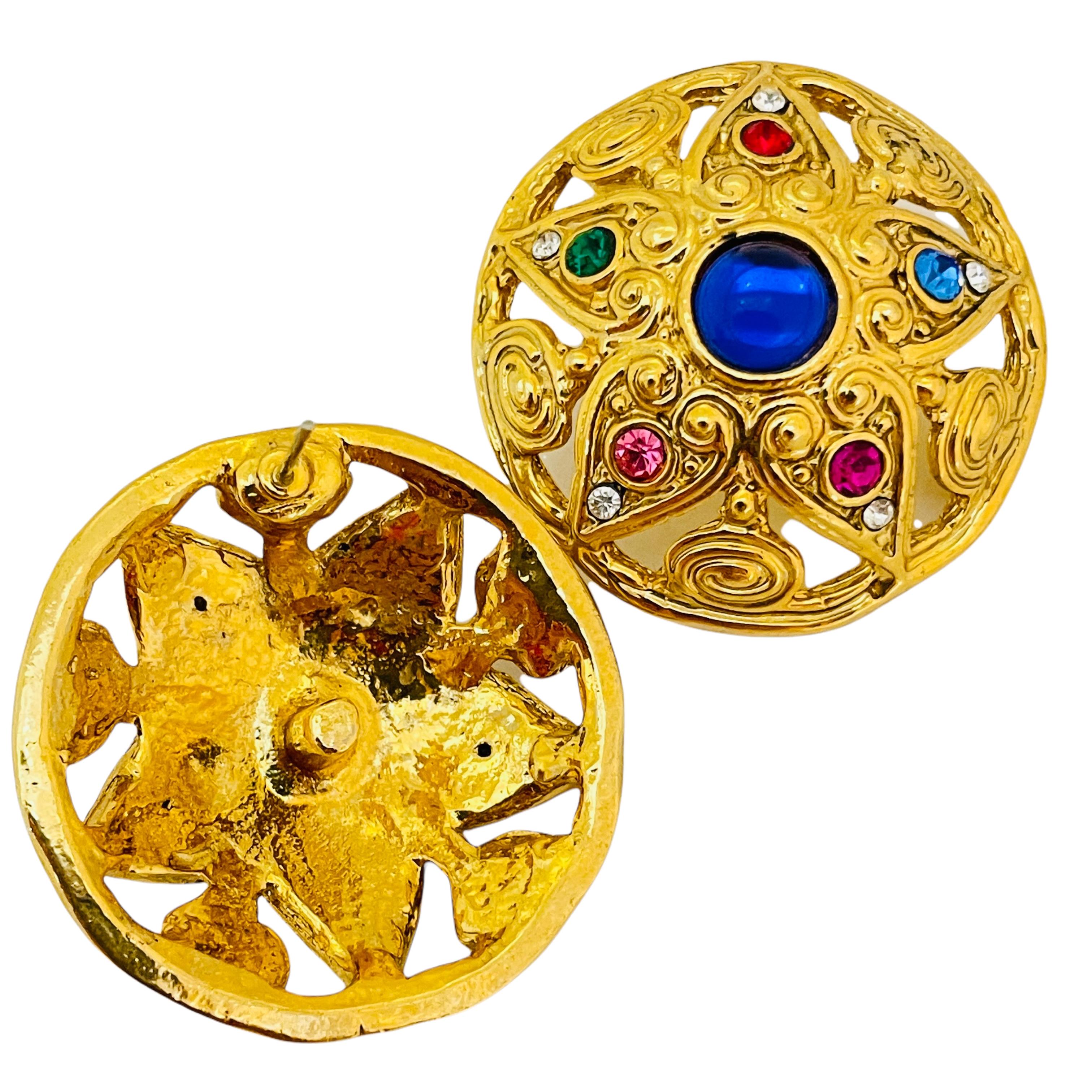 Vintage gold jewel resin round pierced designer earrings In Good Condition For Sale In Palos Hills, IL