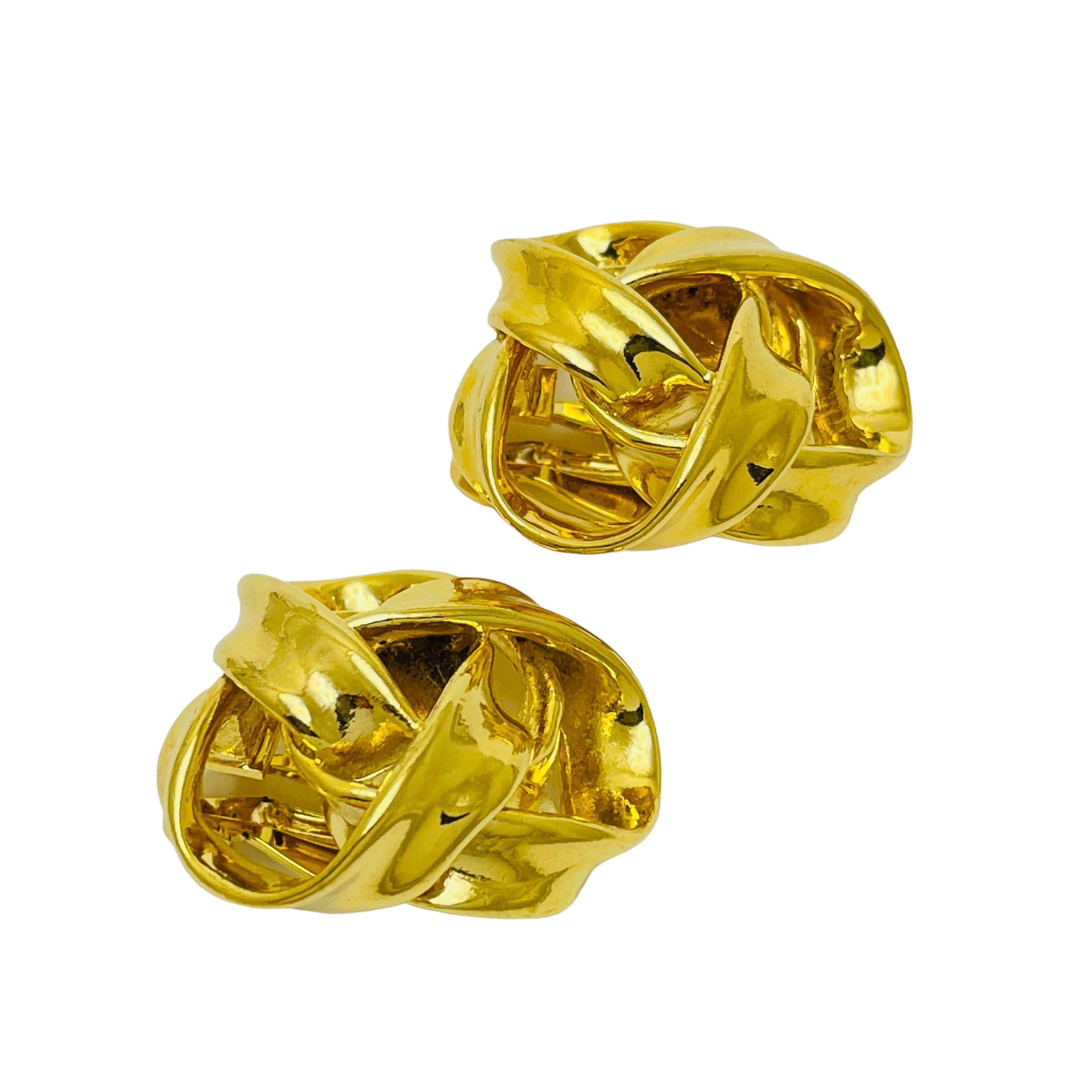 Women's or Men's Vintage gold knot designer runway clip on earrings For Sale